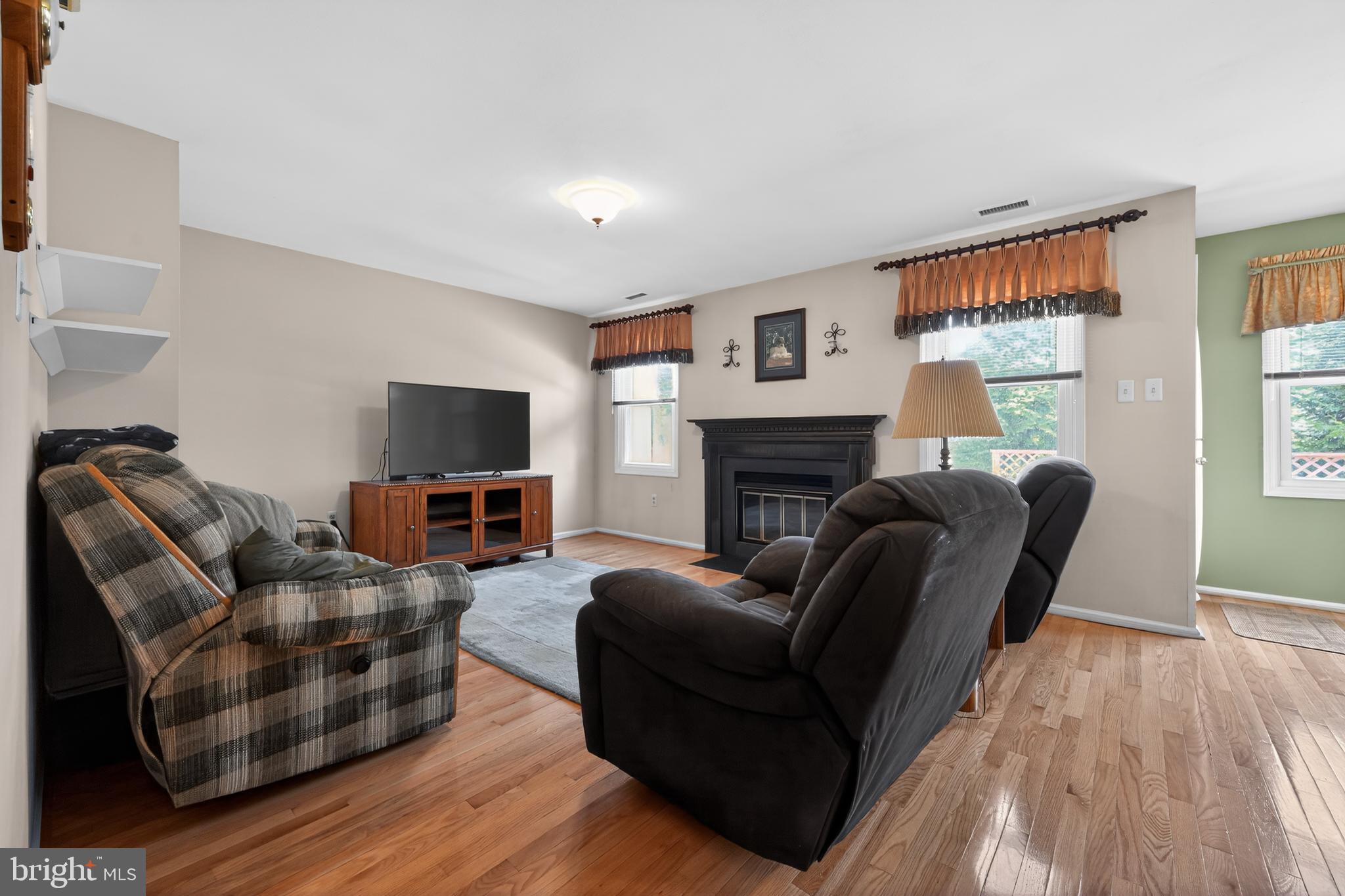 GWYN AYRE - Residential