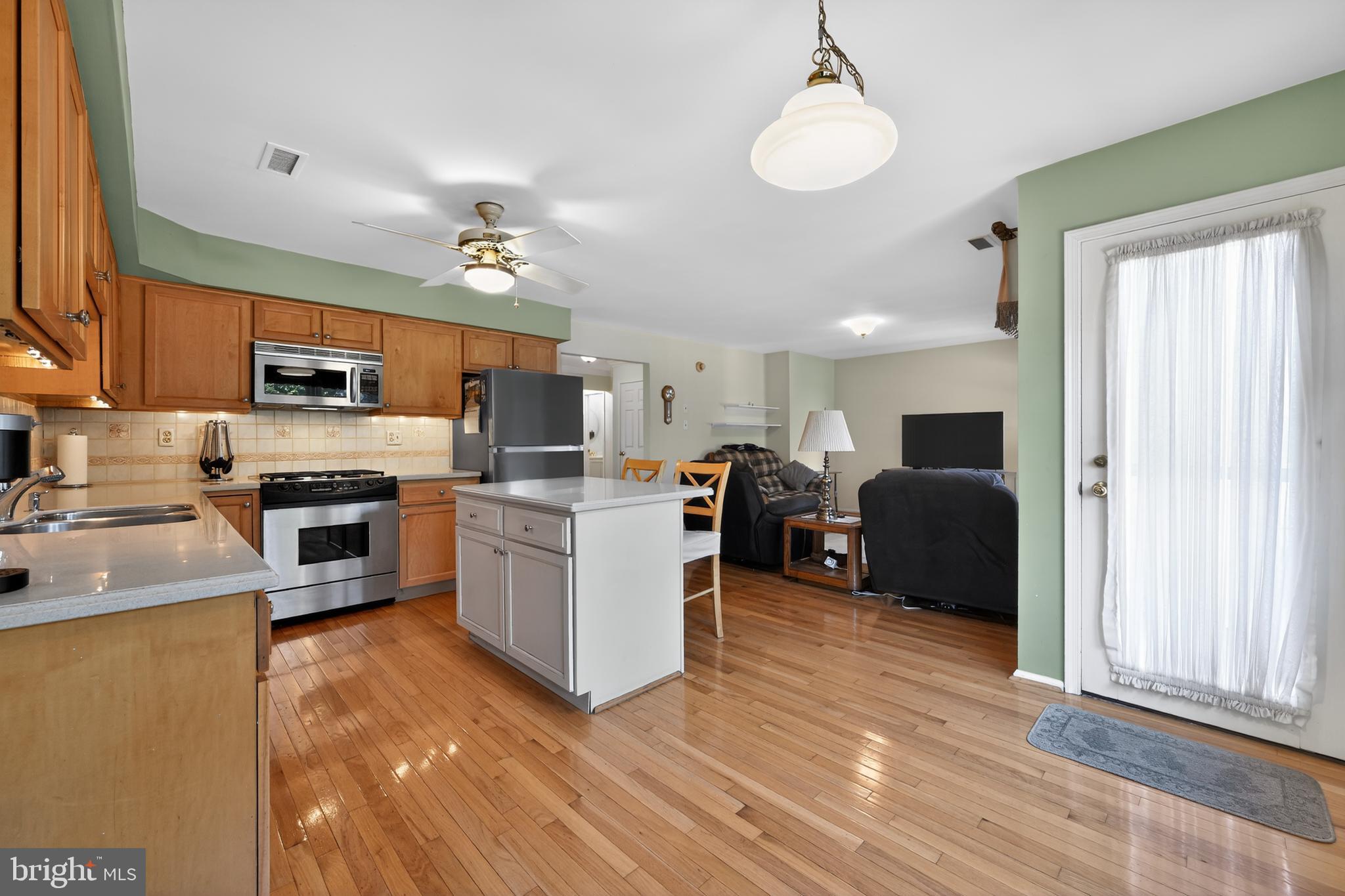 GWYN AYRE - Residential