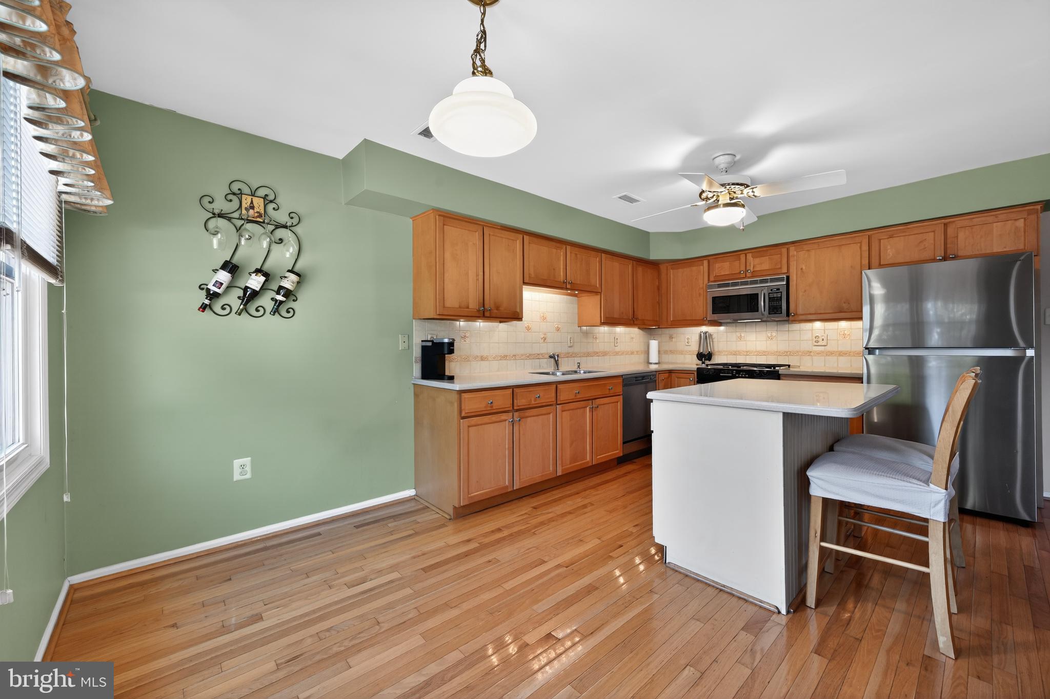 GWYN AYRE - Residential