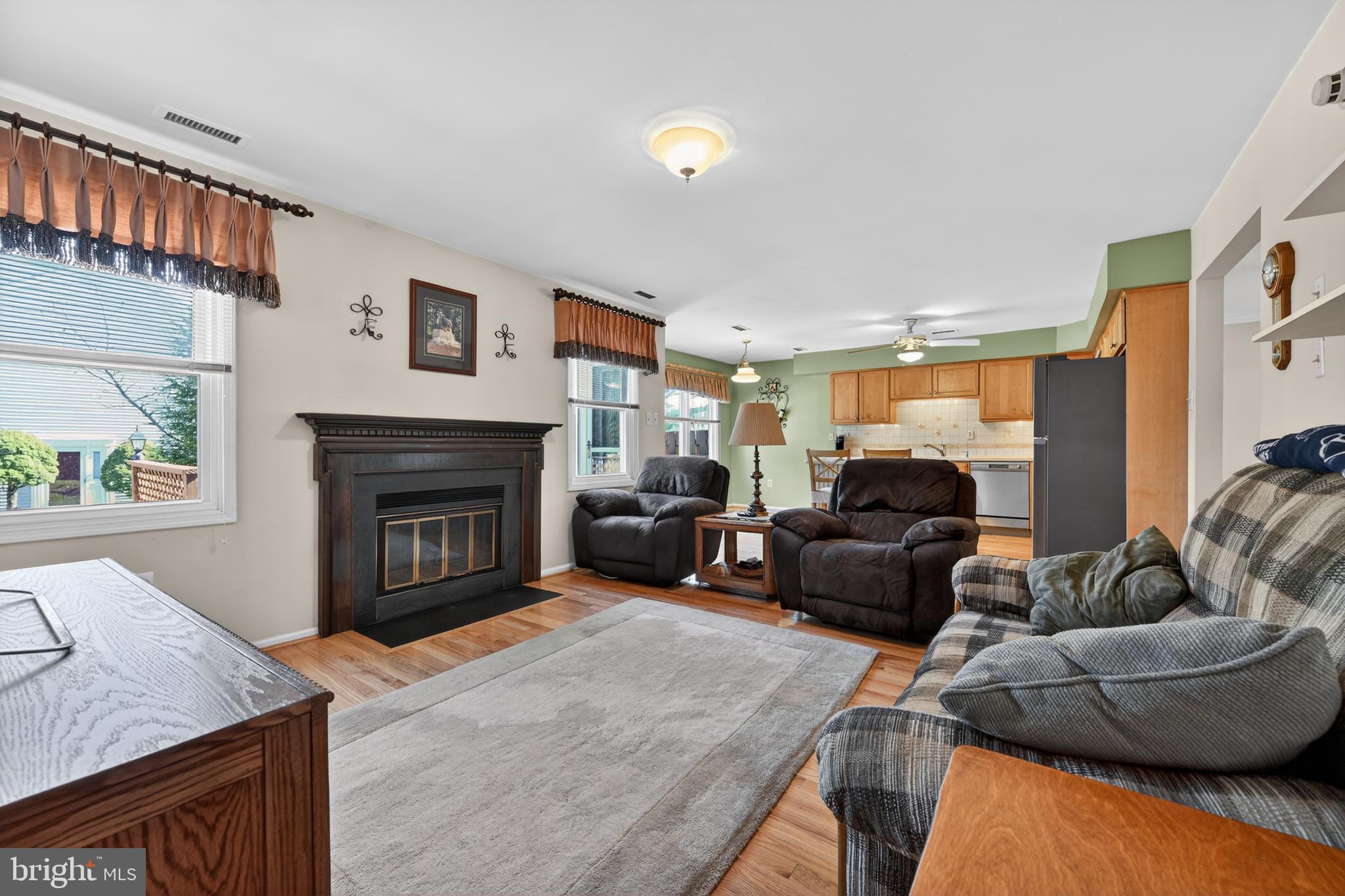 GWYN AYRE - Residential