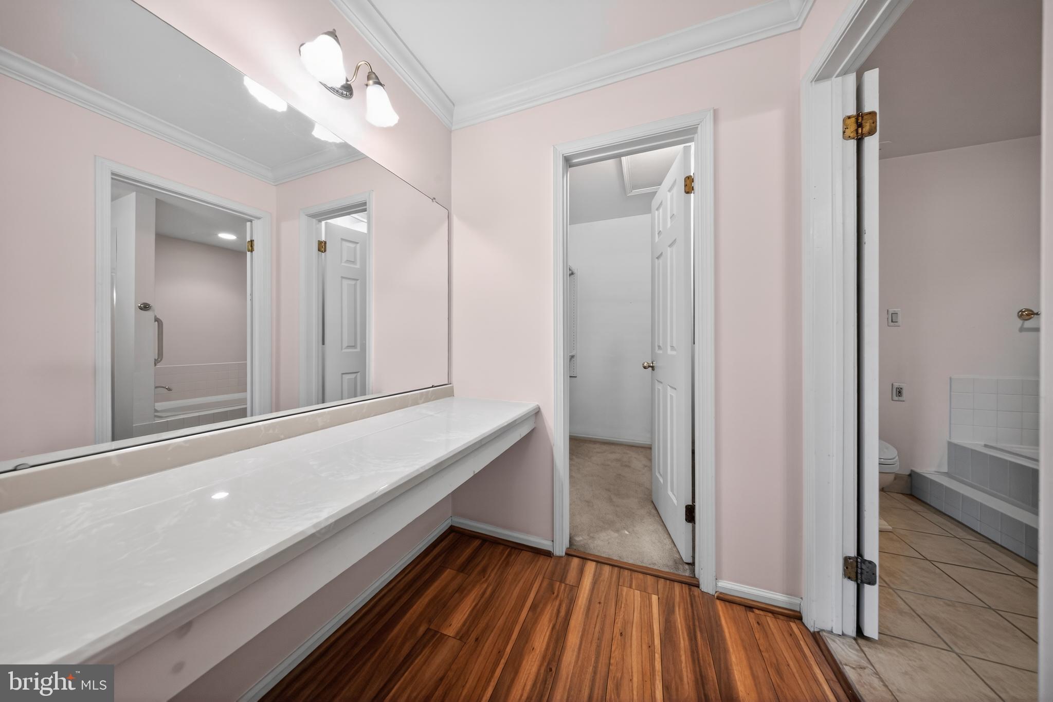 GWYN AYRE - Residential