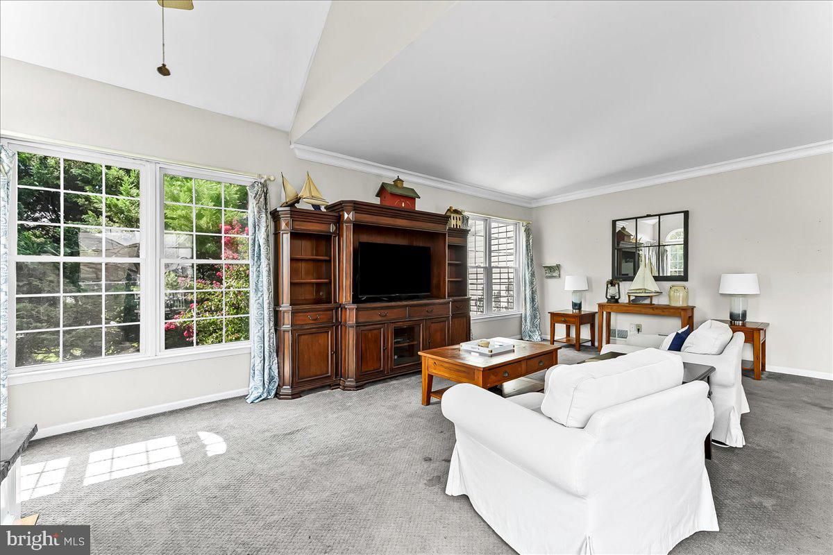 HUNTER KNOLL - Residential