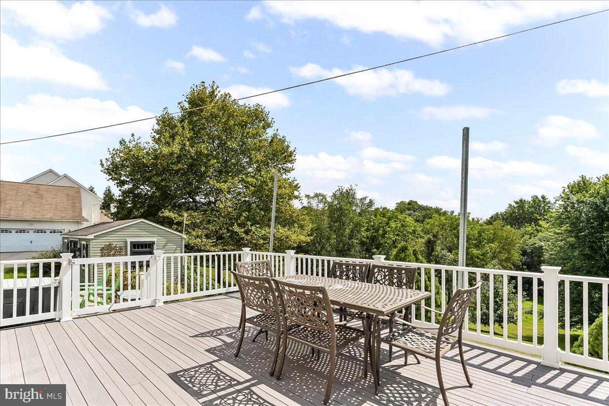 HUNTER KNOLL - Residential