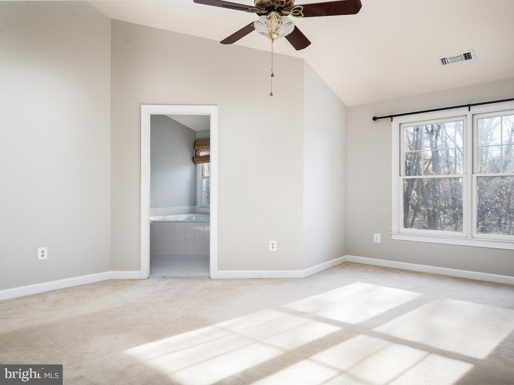 COURTHOUSE WOODS - Residential Lease