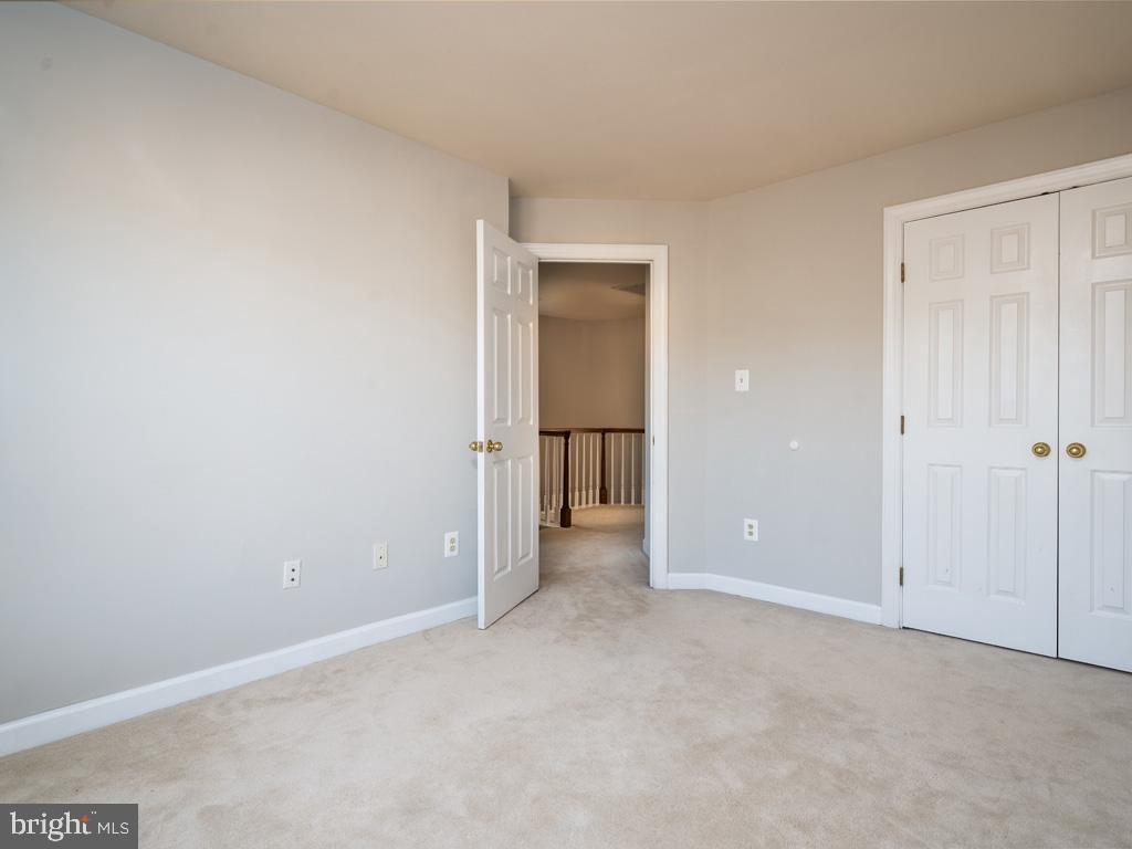 COURTHOUSE WOODS - Residential Lease