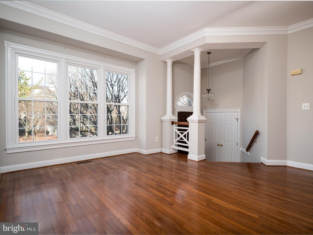 COURTHOUSE WOODS - Residential Lease