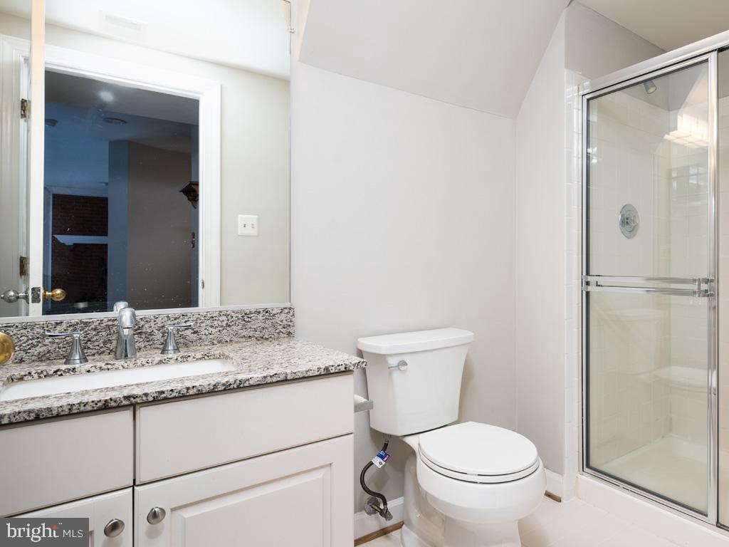 COURTHOUSE WOODS - Residential Lease