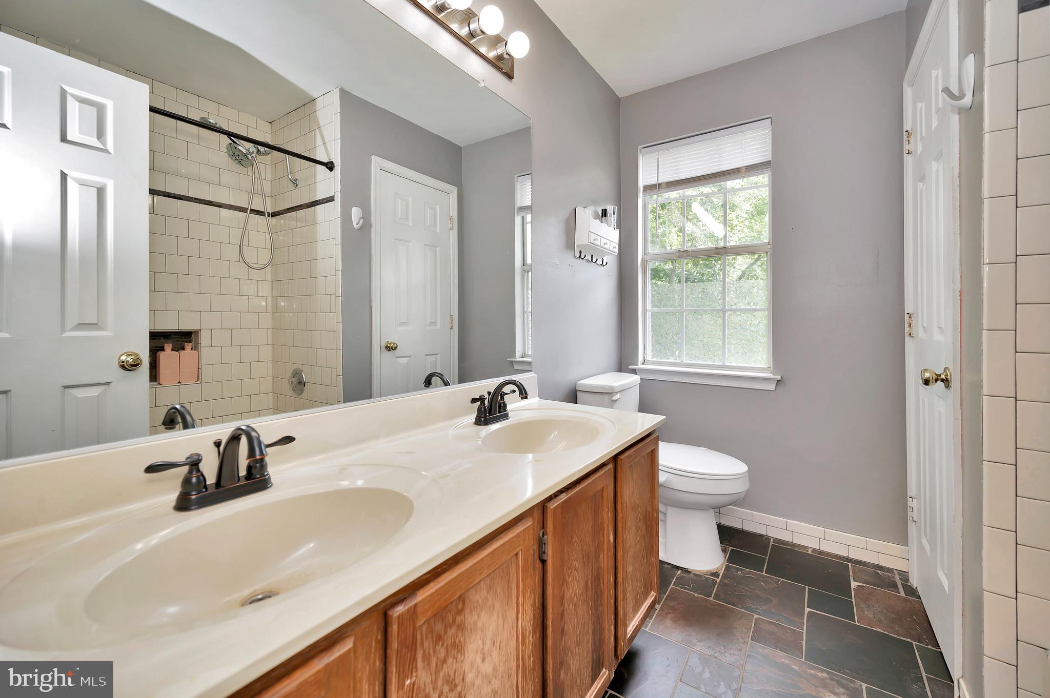 HOLLEYBROOKE - Residential