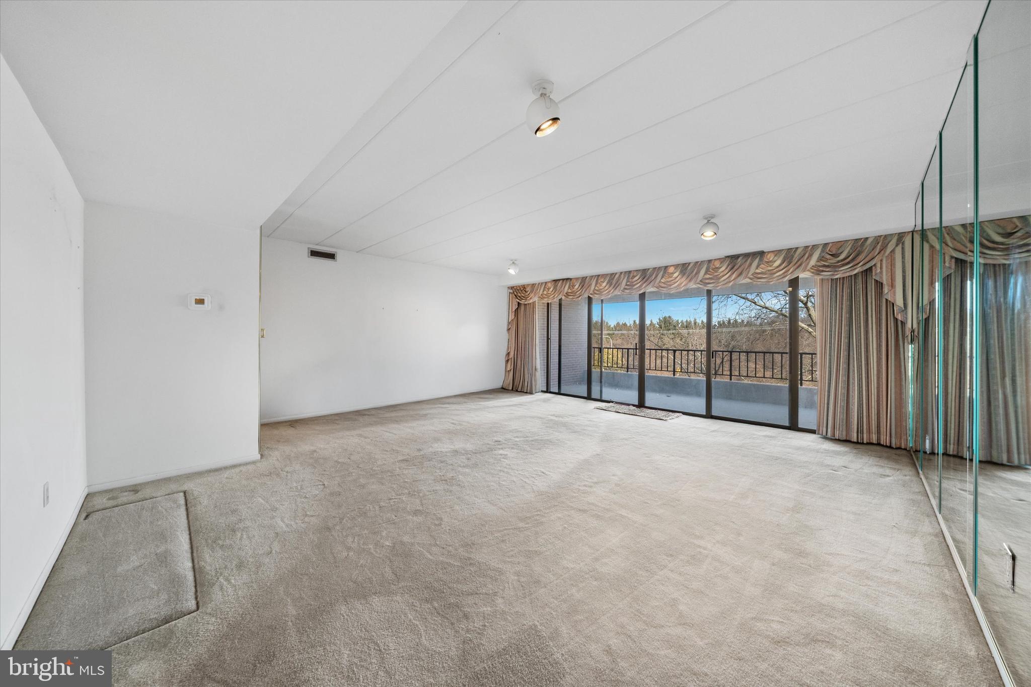 COFFEE RUN - Residential