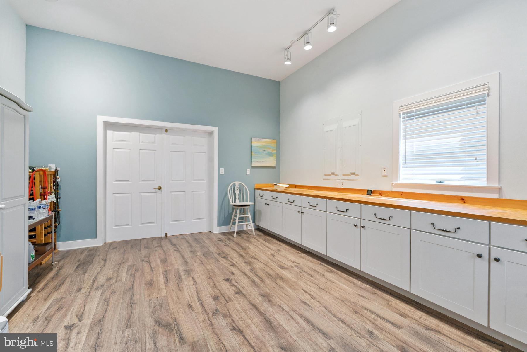 CHURCH NECK - Residential