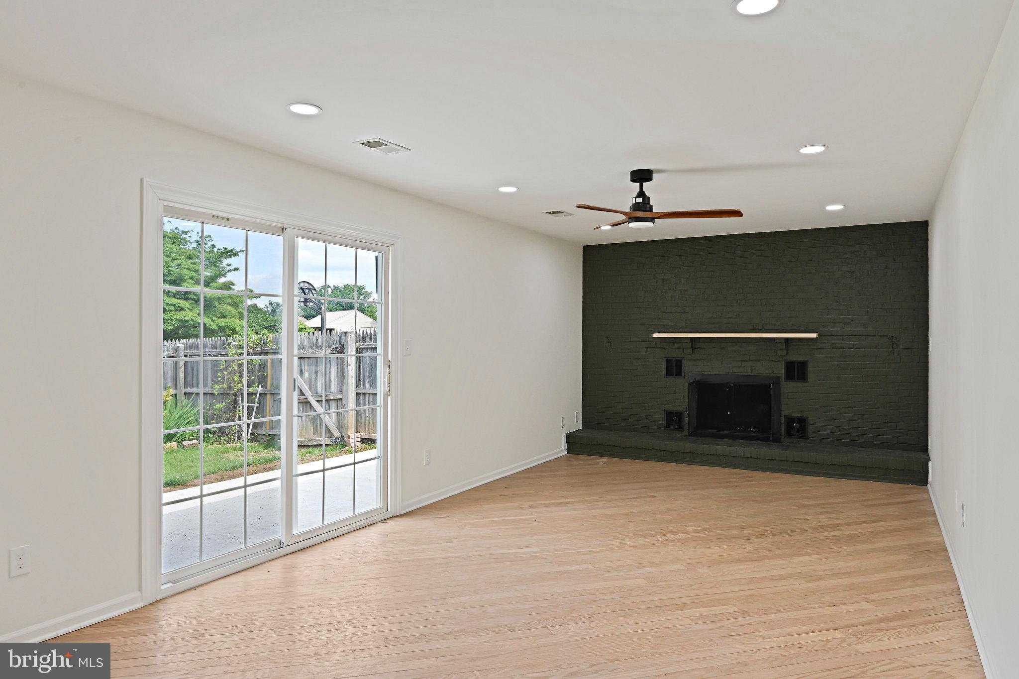 SILENTREE OF TYSONS - Residential