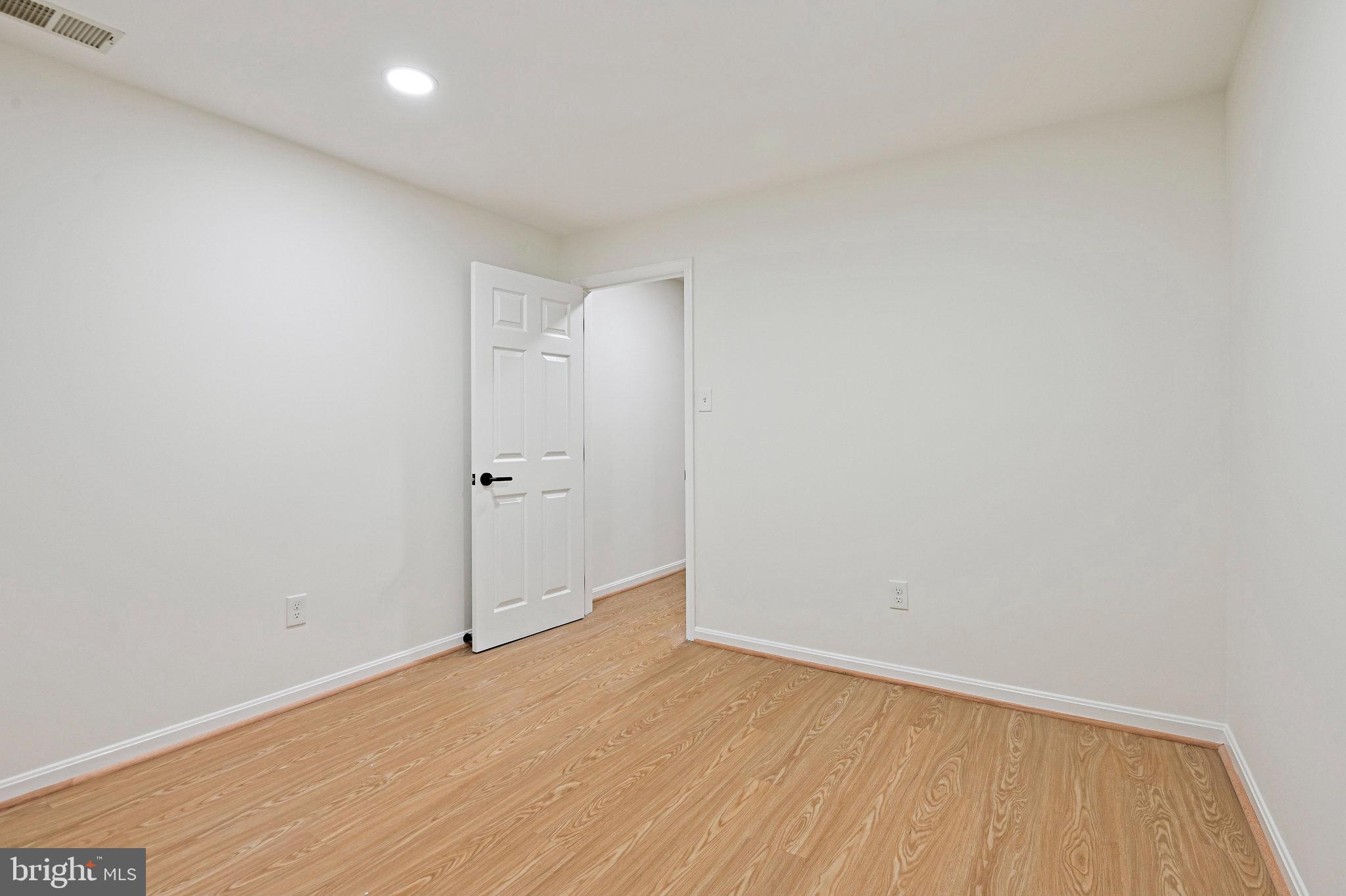 SILENTREE OF TYSONS - Residential