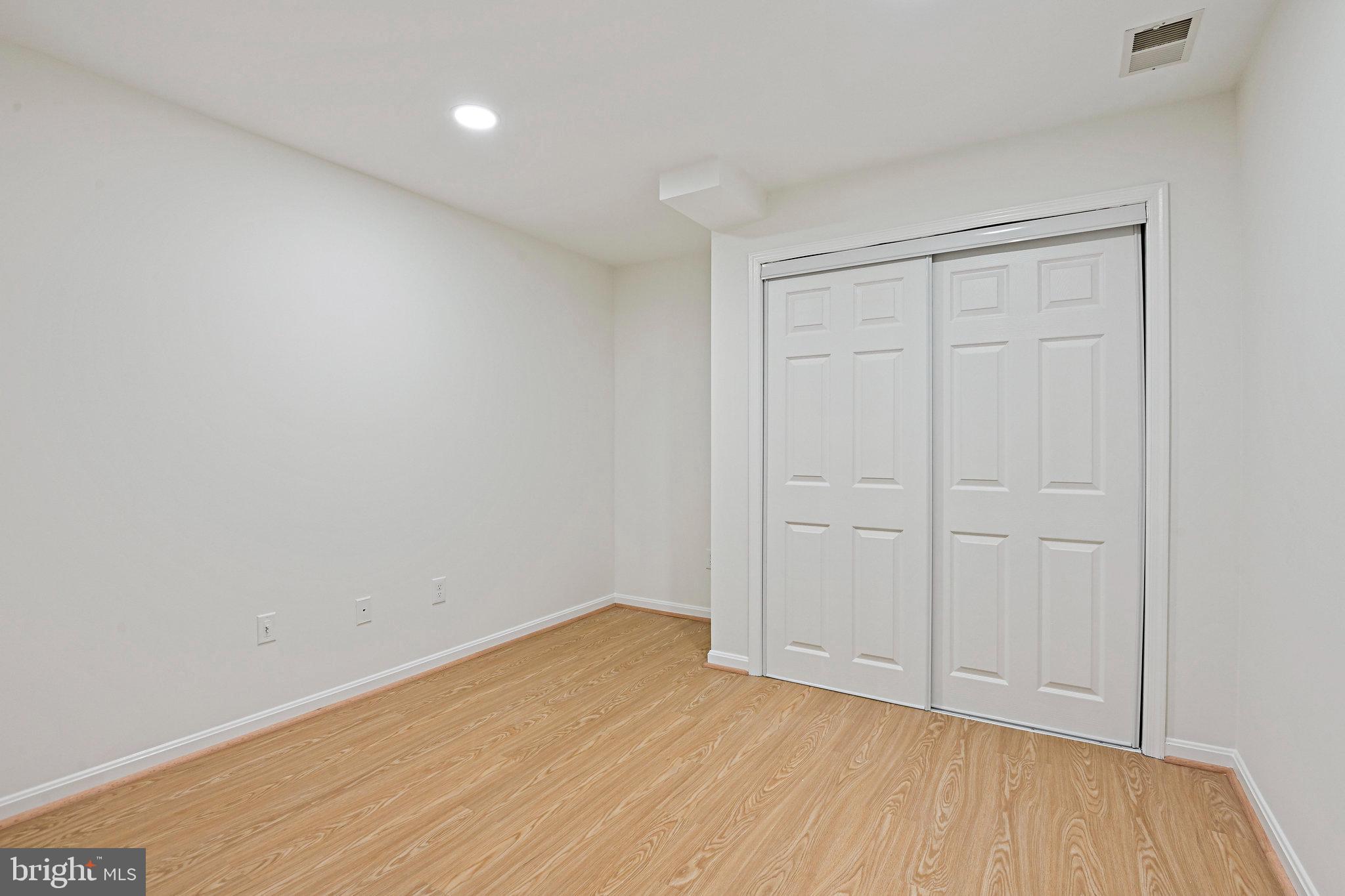 SILENTREE OF TYSONS - Residential