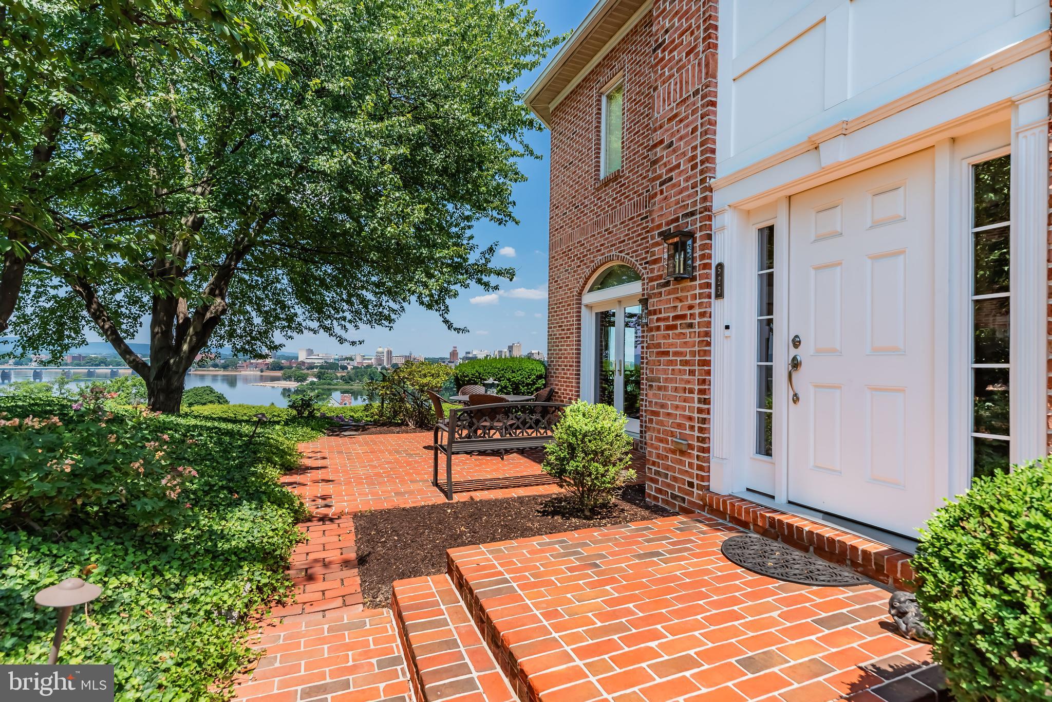 523 BRIDGEVIEW DRIVE