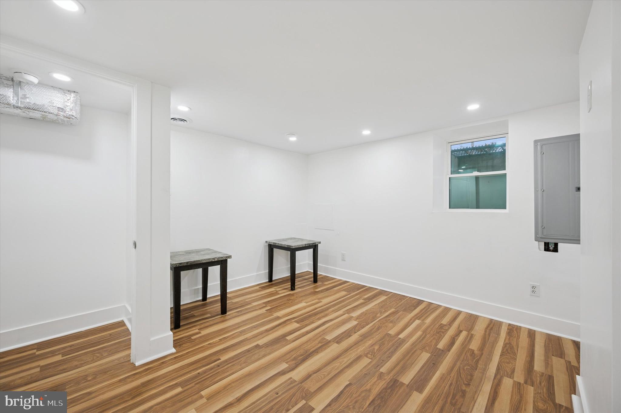 GERMANTOWN (EAST) - Residential