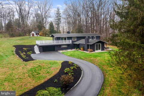 2 WALNUT RIDGE ROAD GREENVILLE DE 19807