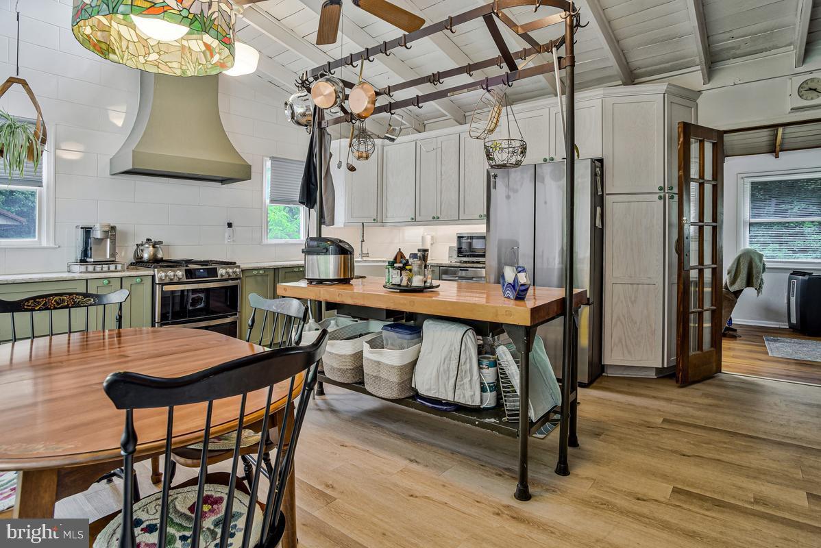 THE MEADOWS - Residential