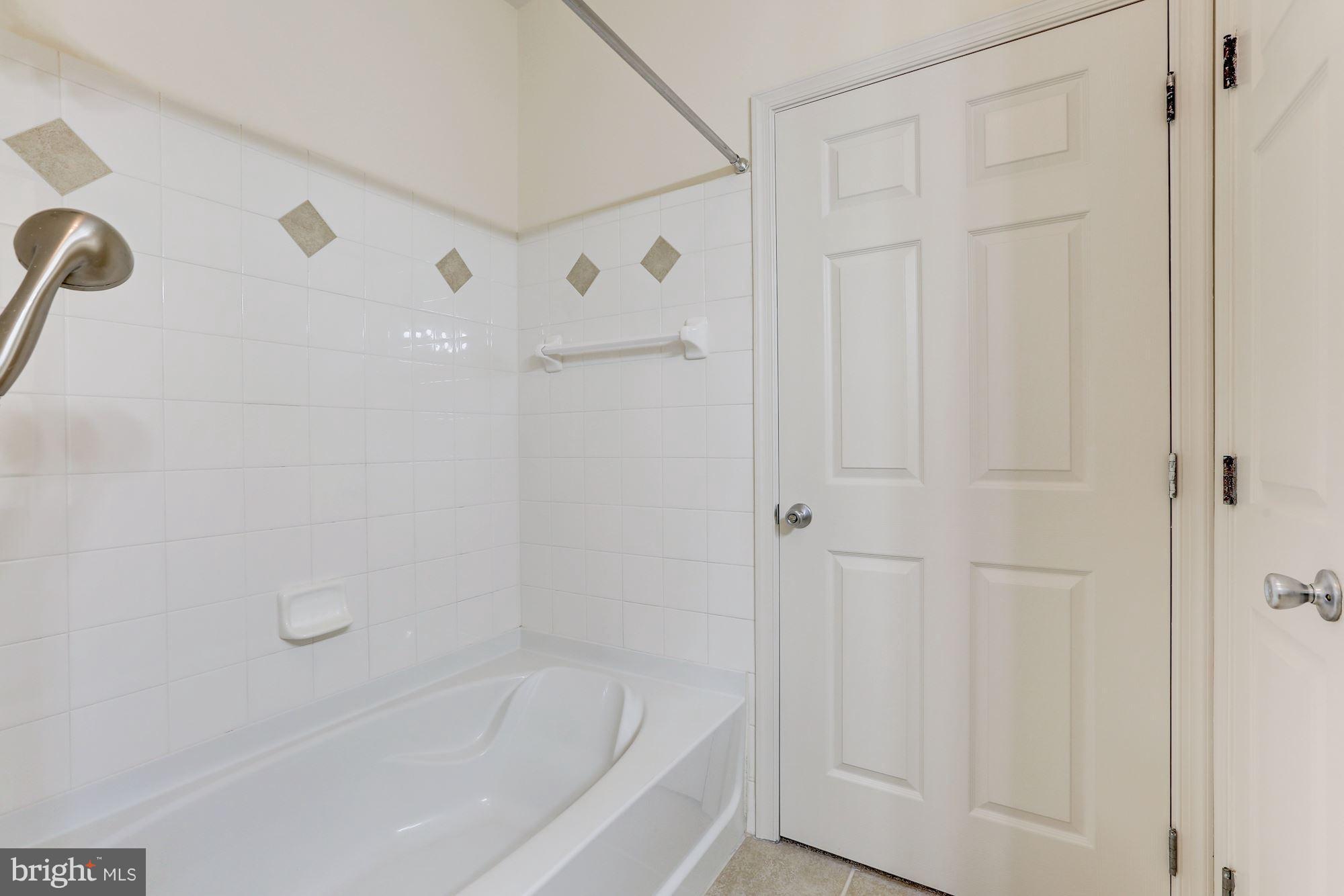 THE COLONNADE AT KENTLANDS - Residential