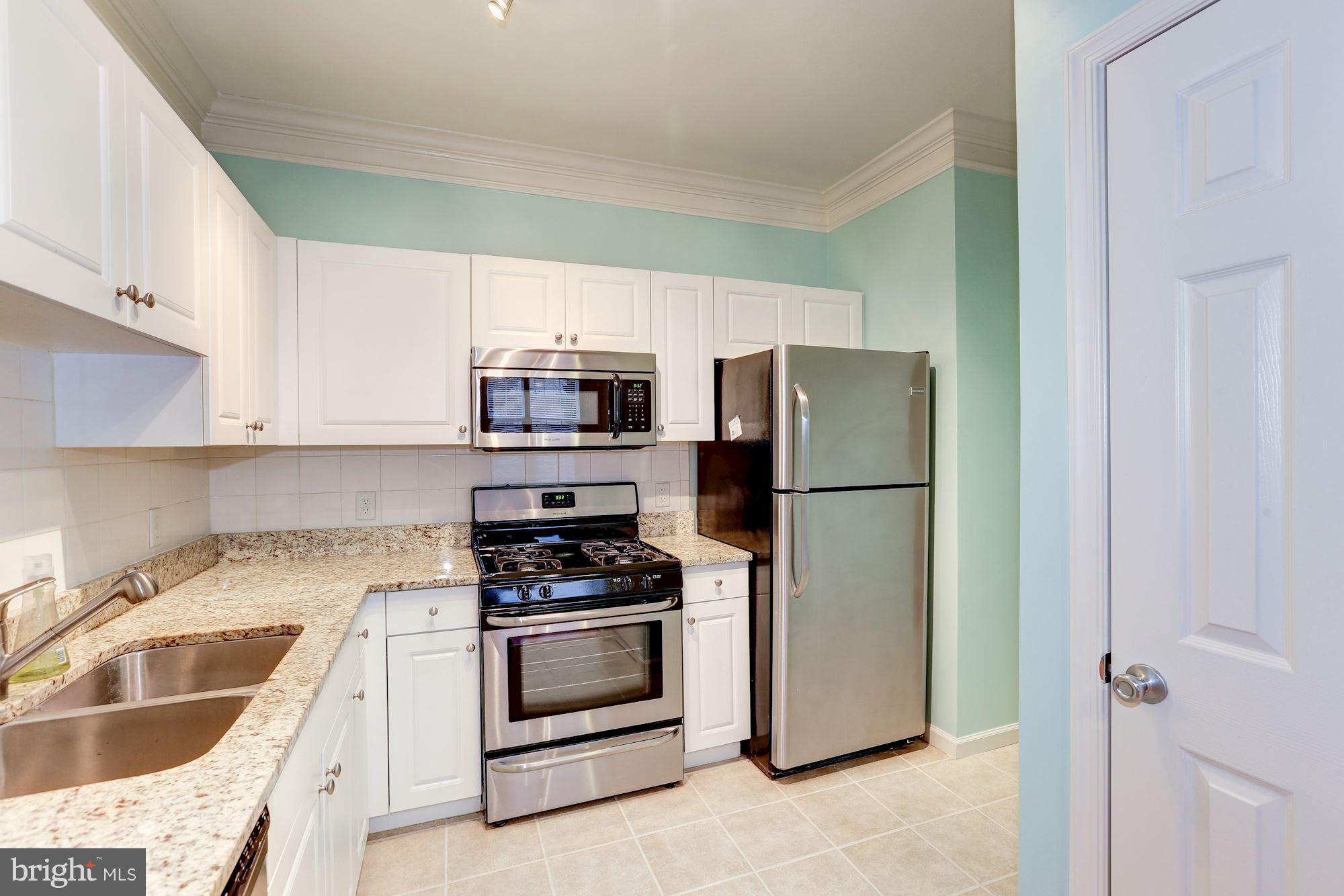 THE COLONNADE AT KENTLANDS - Residential