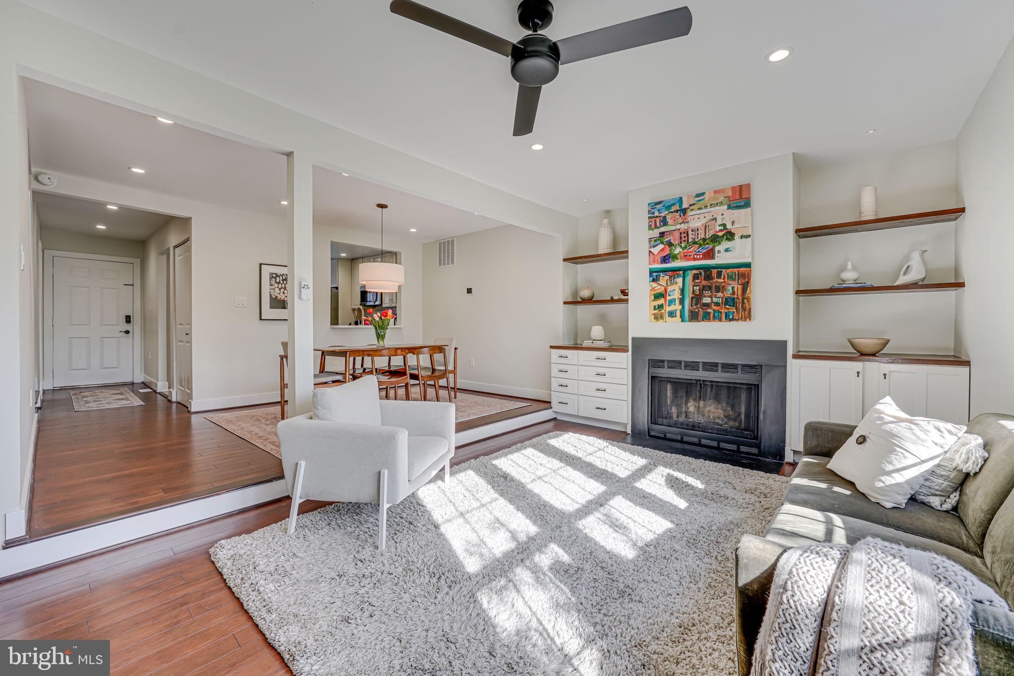 LAKEPOINTE - Residential