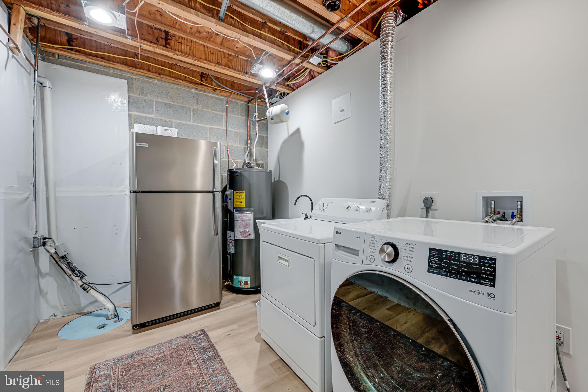 LAKEPOINTE - Residential