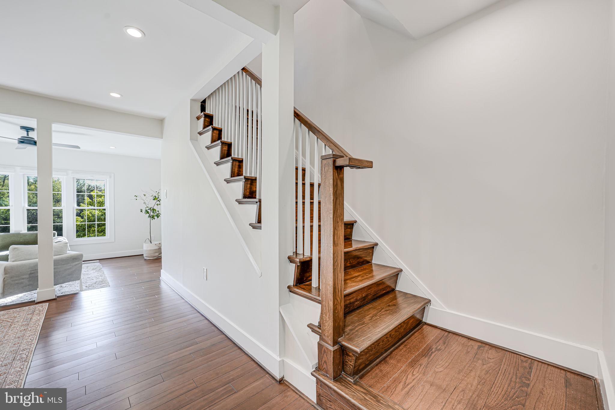 LAKEPOINTE - Residential