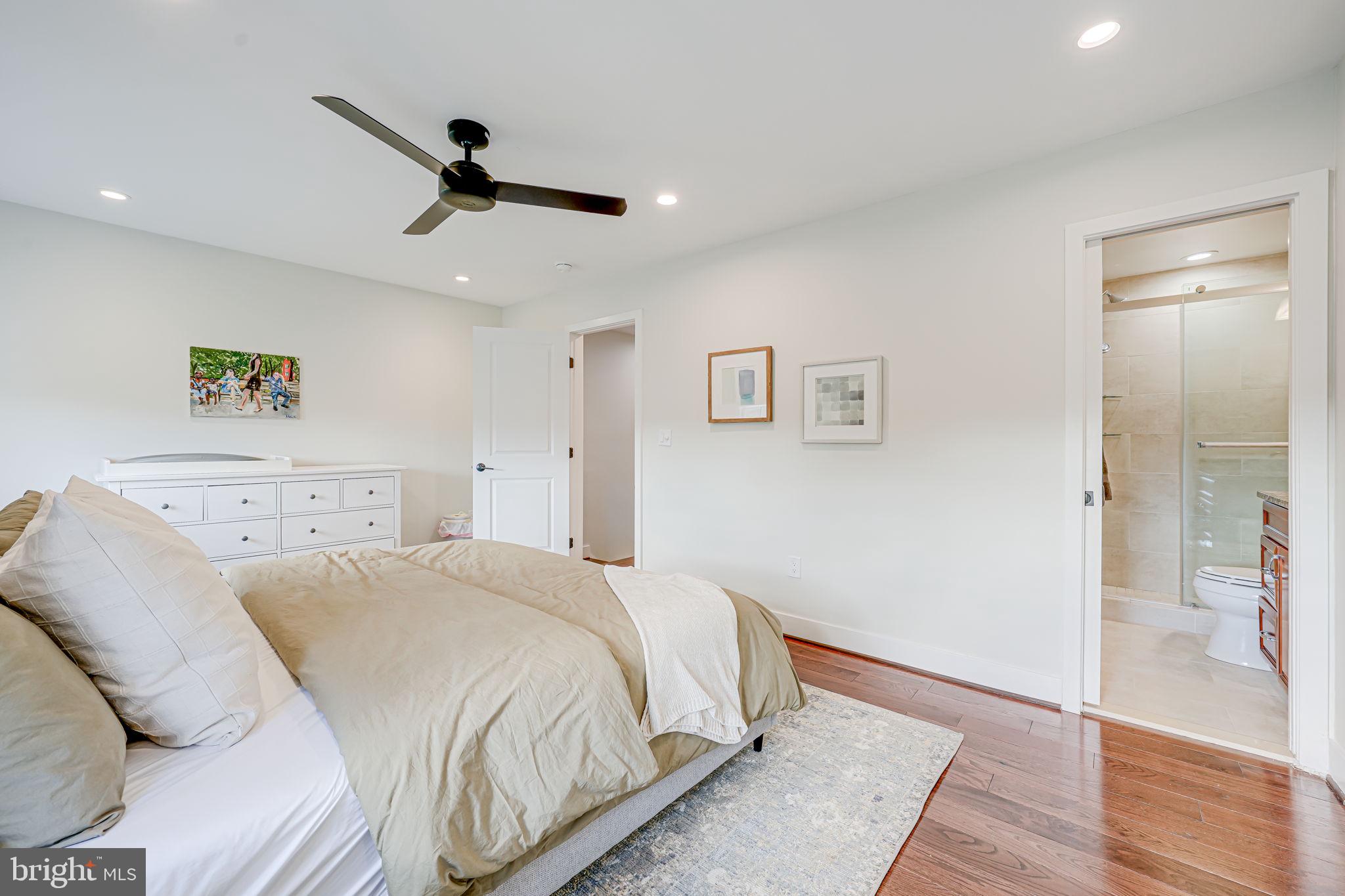 LAKEPOINTE - Residential