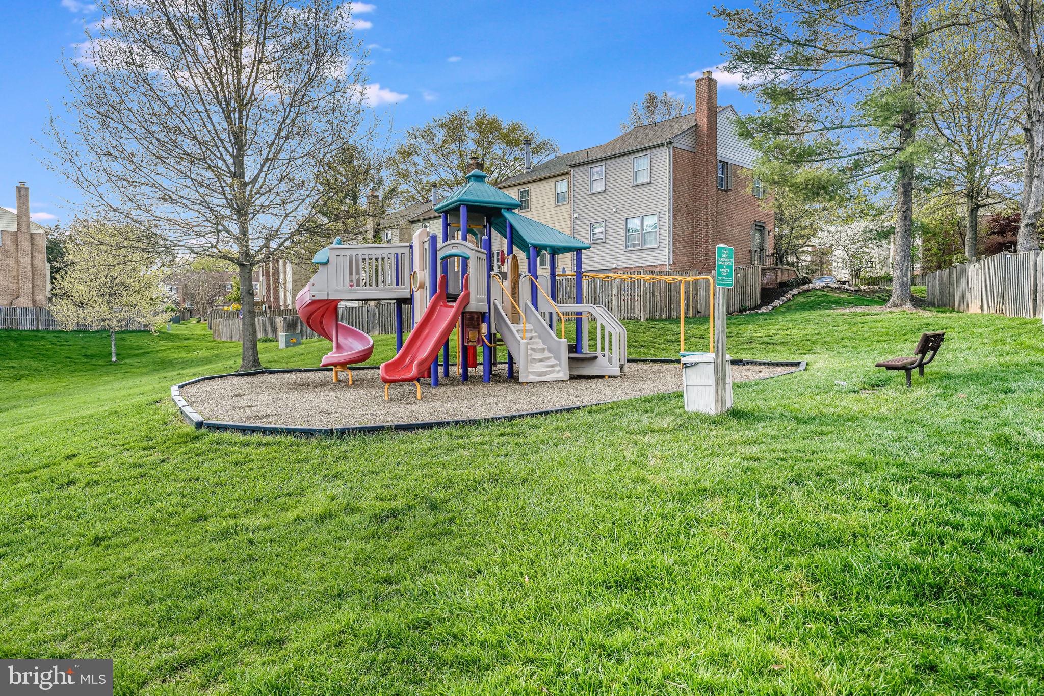 LAKEPOINTE - Residential