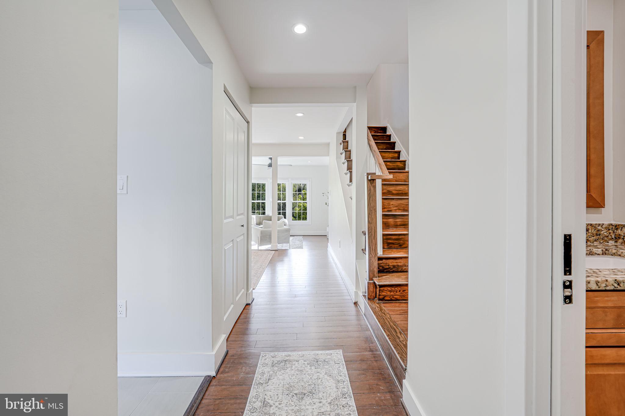 LAKEPOINTE - Residential