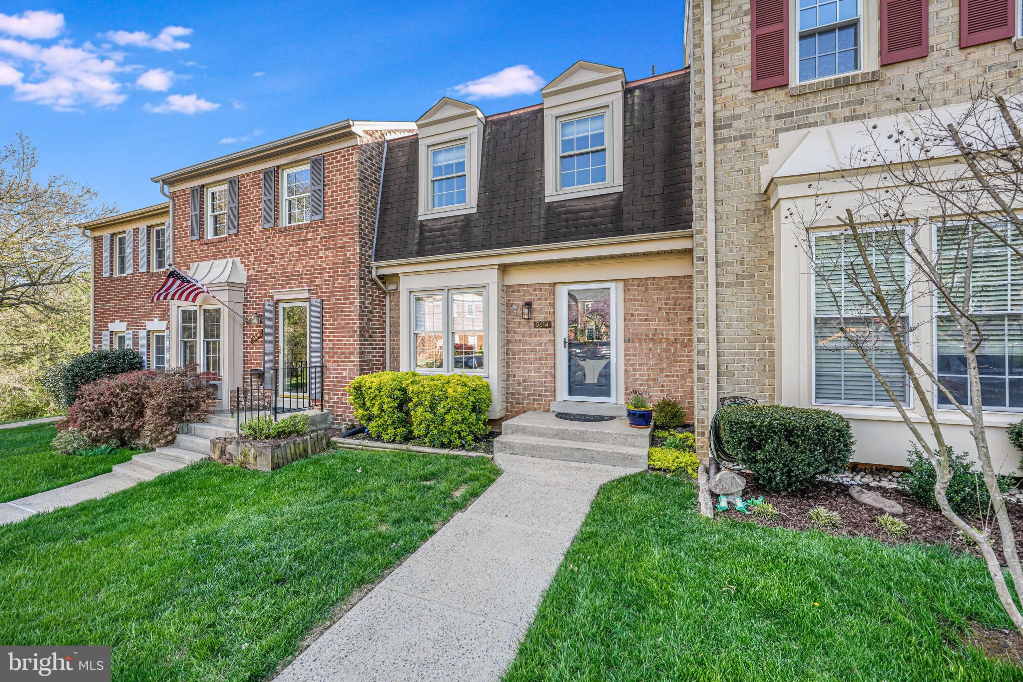 LAKEPOINTE - Residential