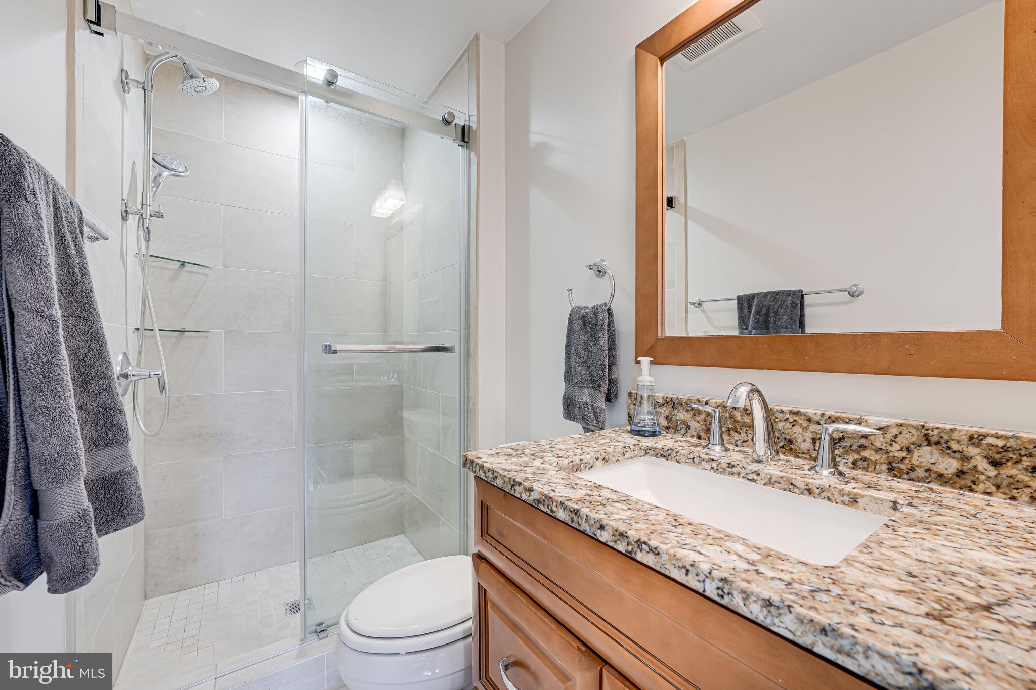 LAKEPOINTE - Residential