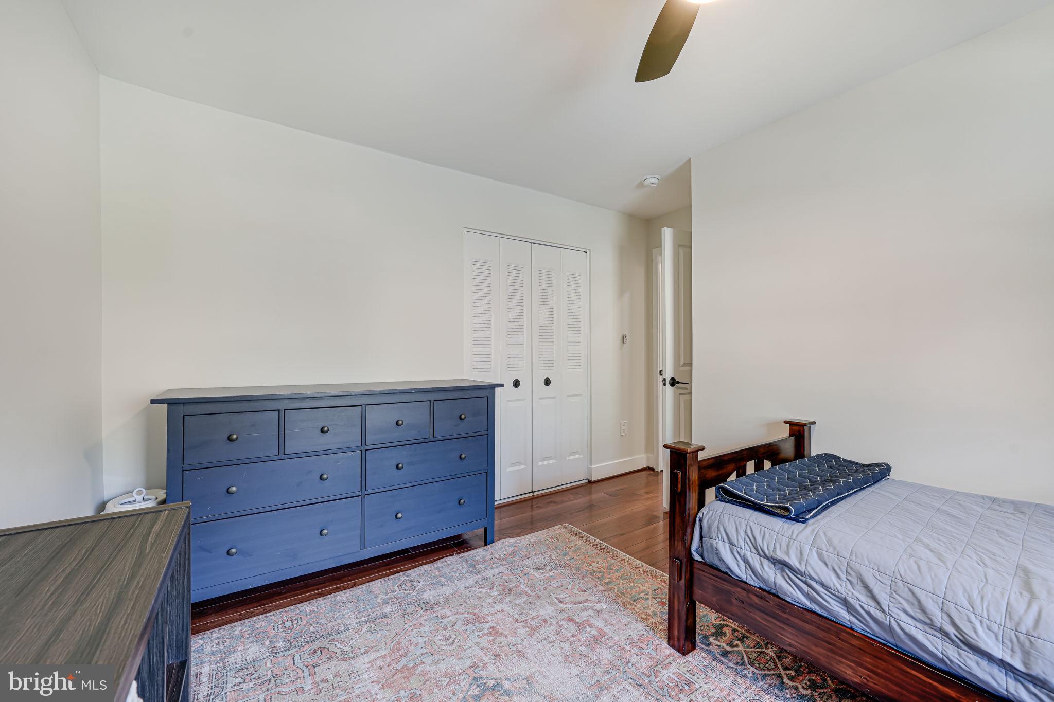 LAKEPOINTE - Residential