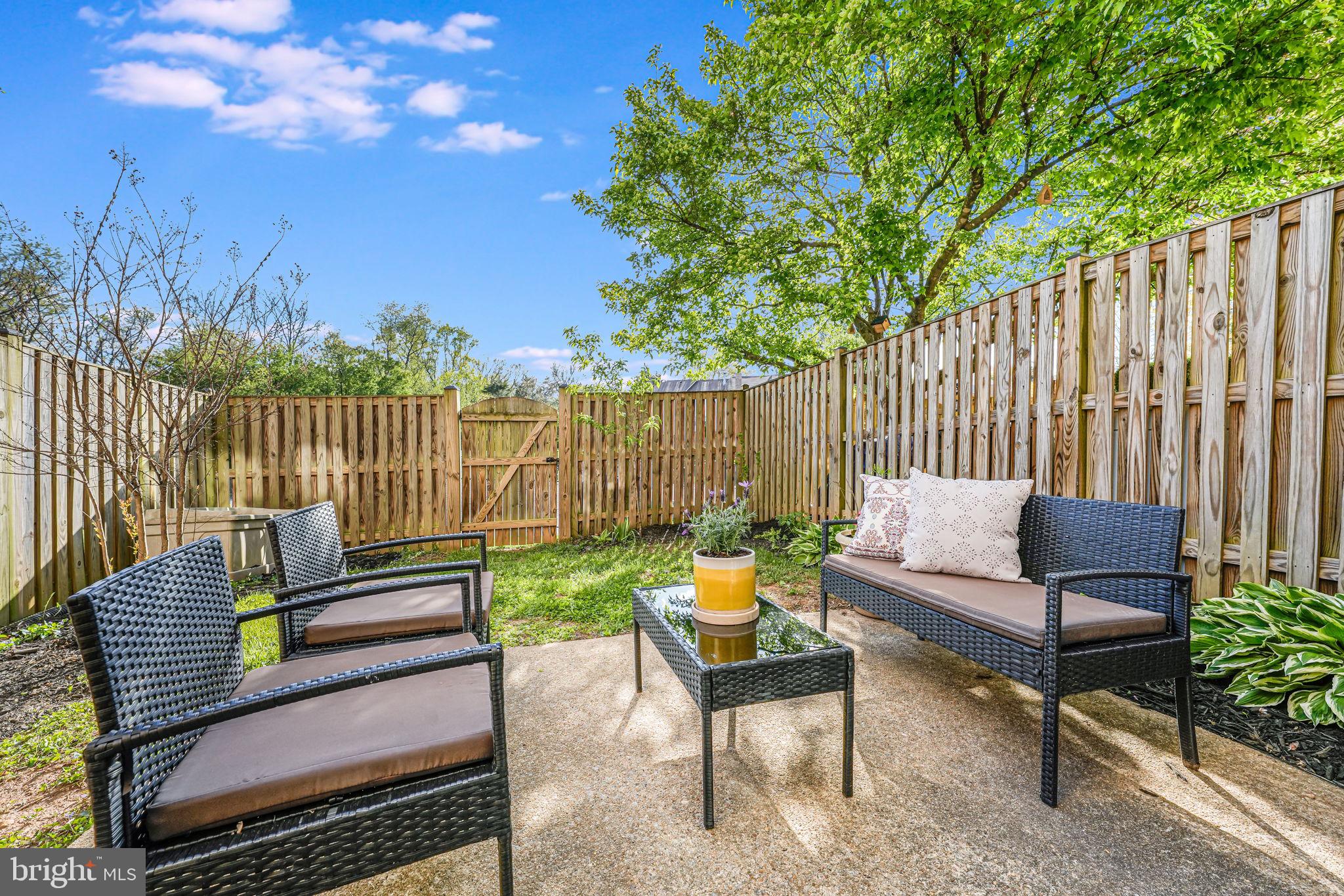 LAKEPOINTE - Residential