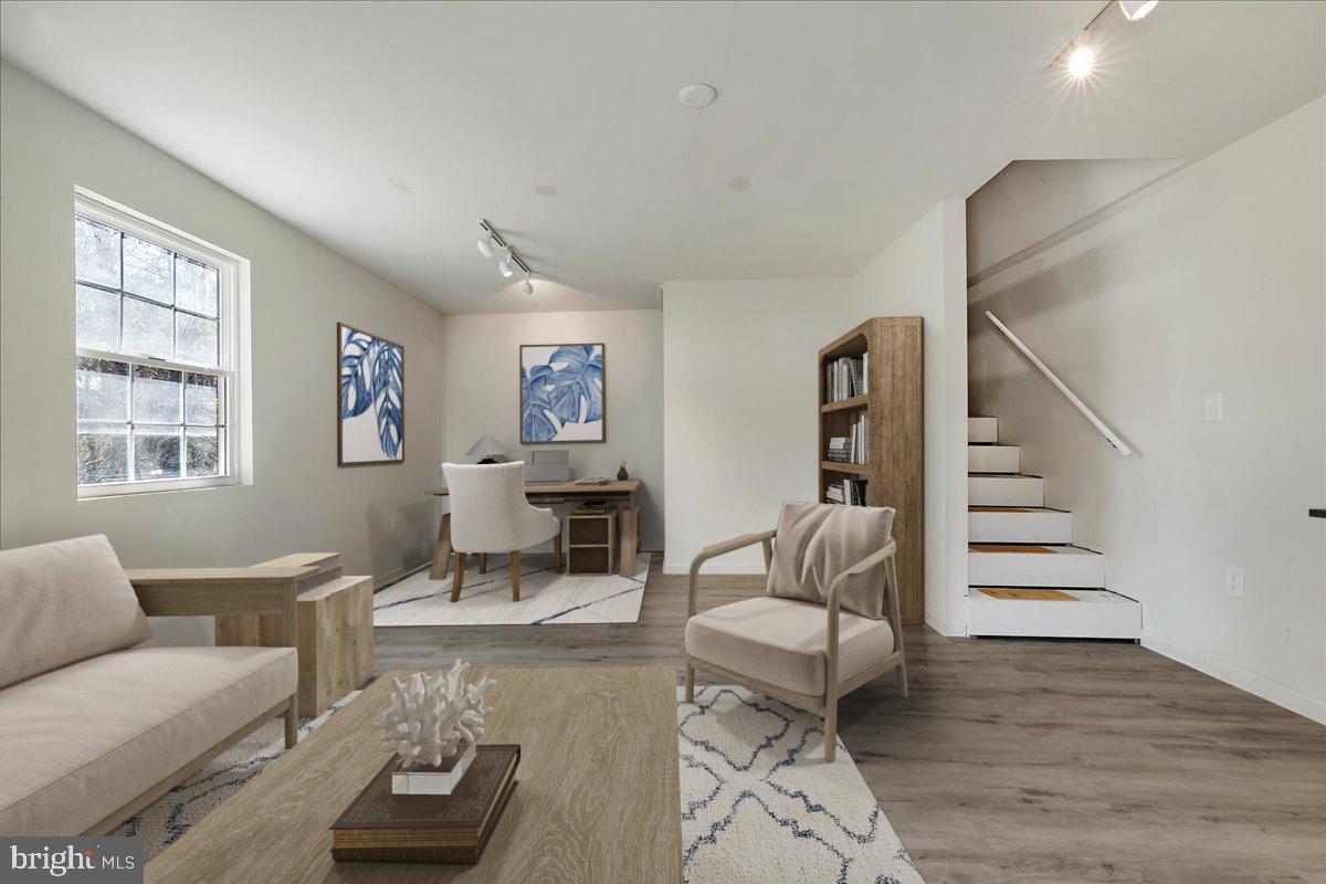 ELVATON ACRES - Residential