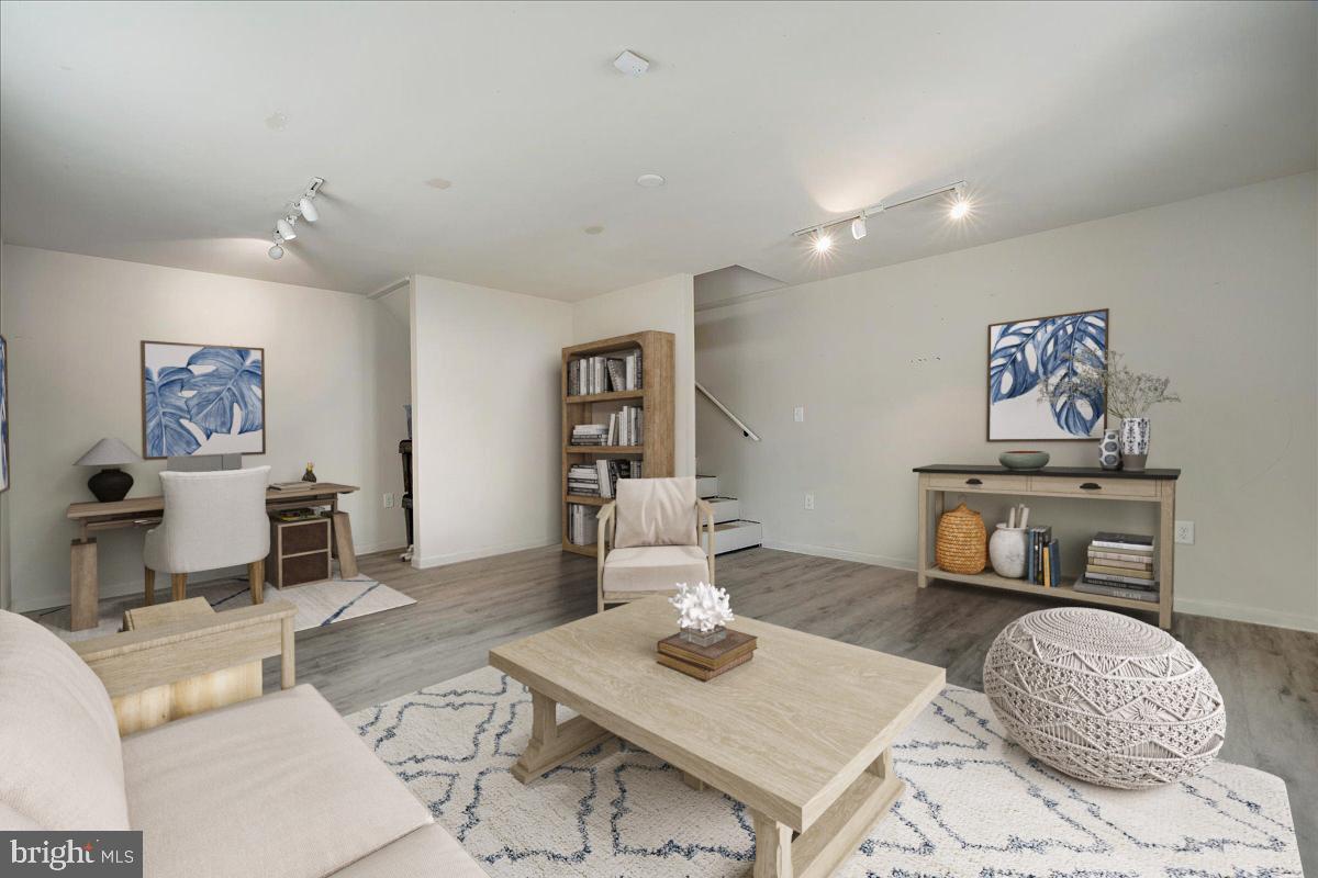 ELVATON ACRES - Residential