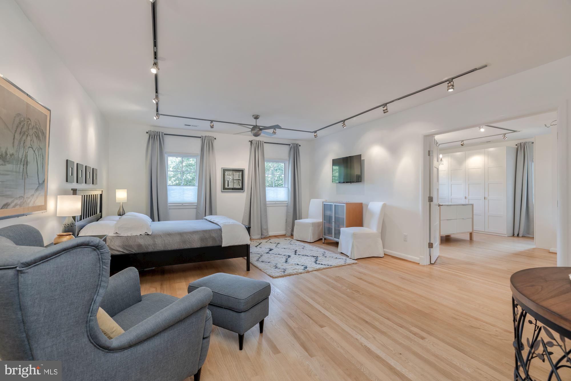 RIVERWOOD - Residential