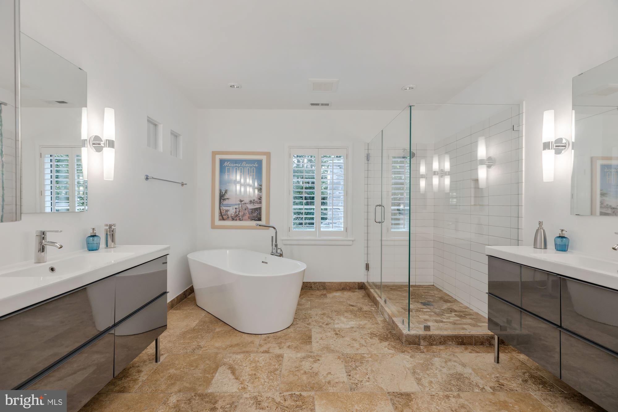 RIVERWOOD - Residential