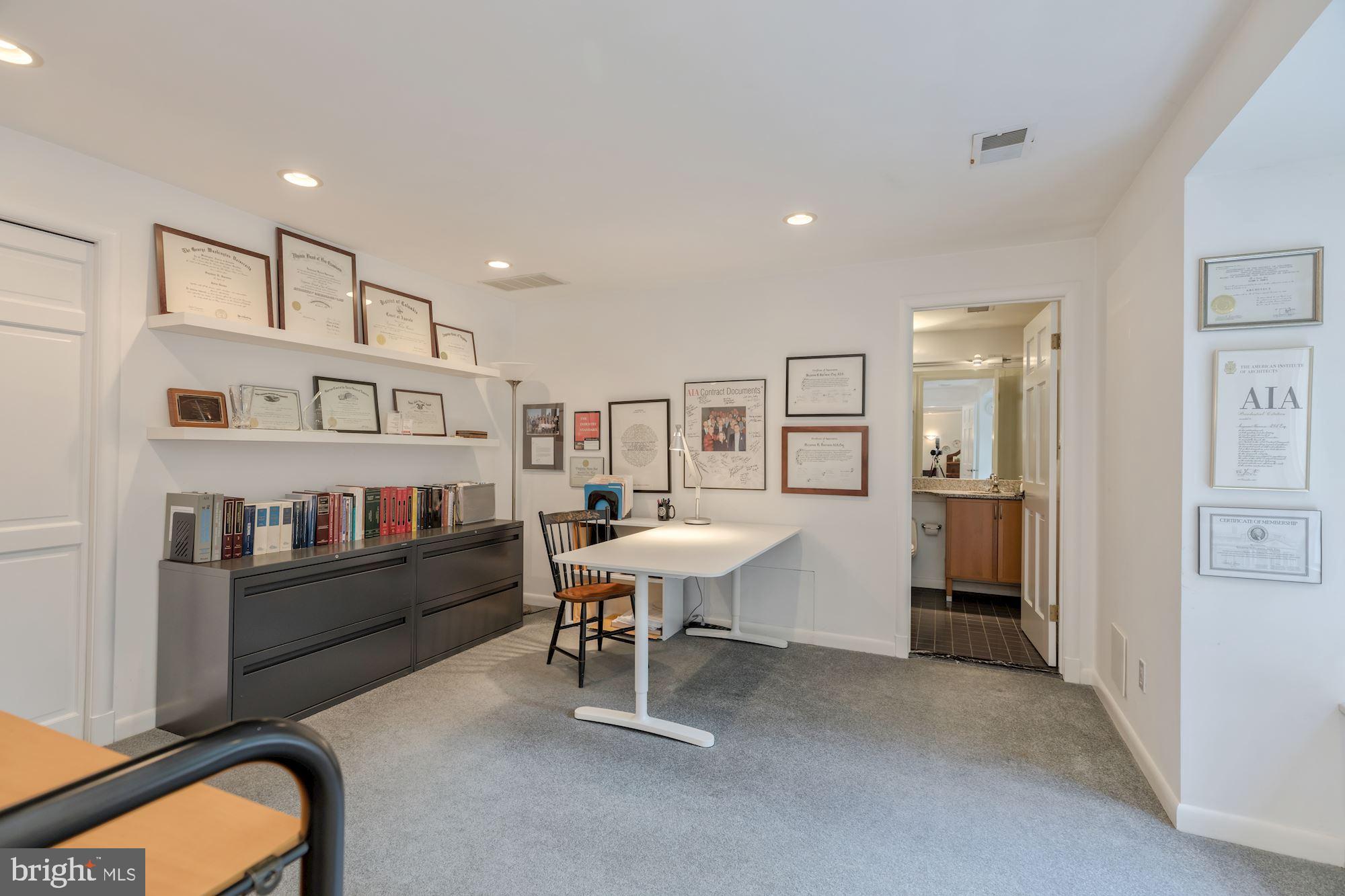 RIVERWOOD - Residential