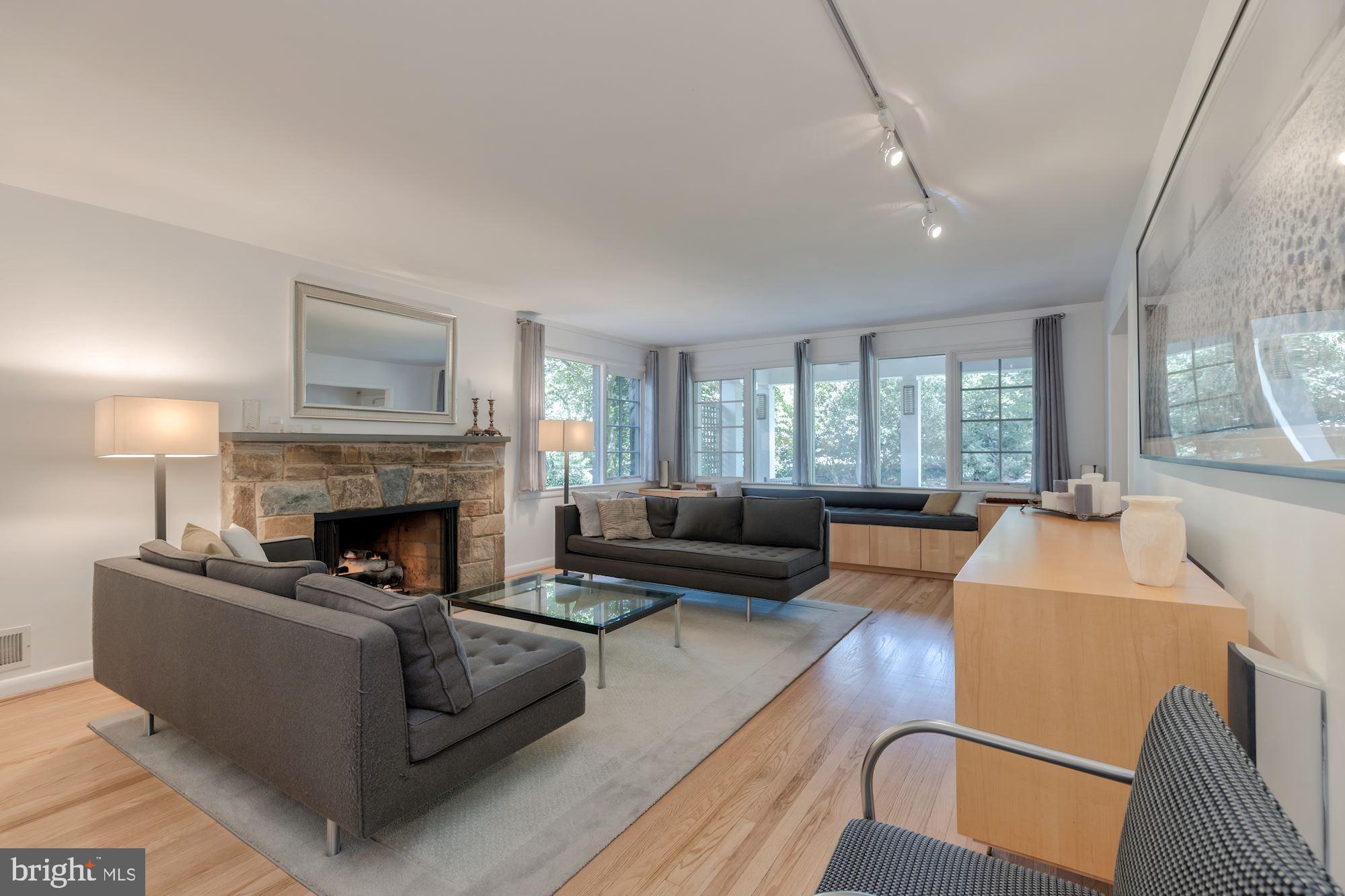 RIVERWOOD - Residential