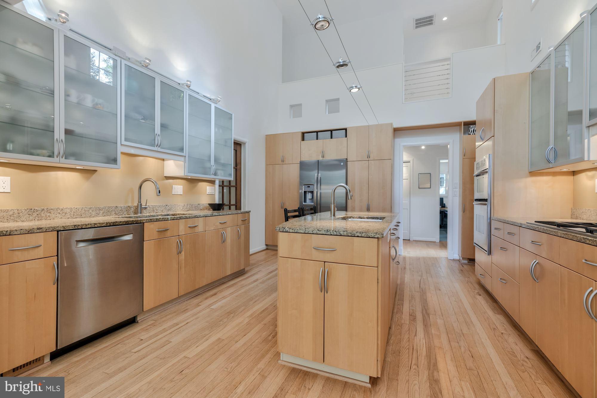 RIVERWOOD - Residential