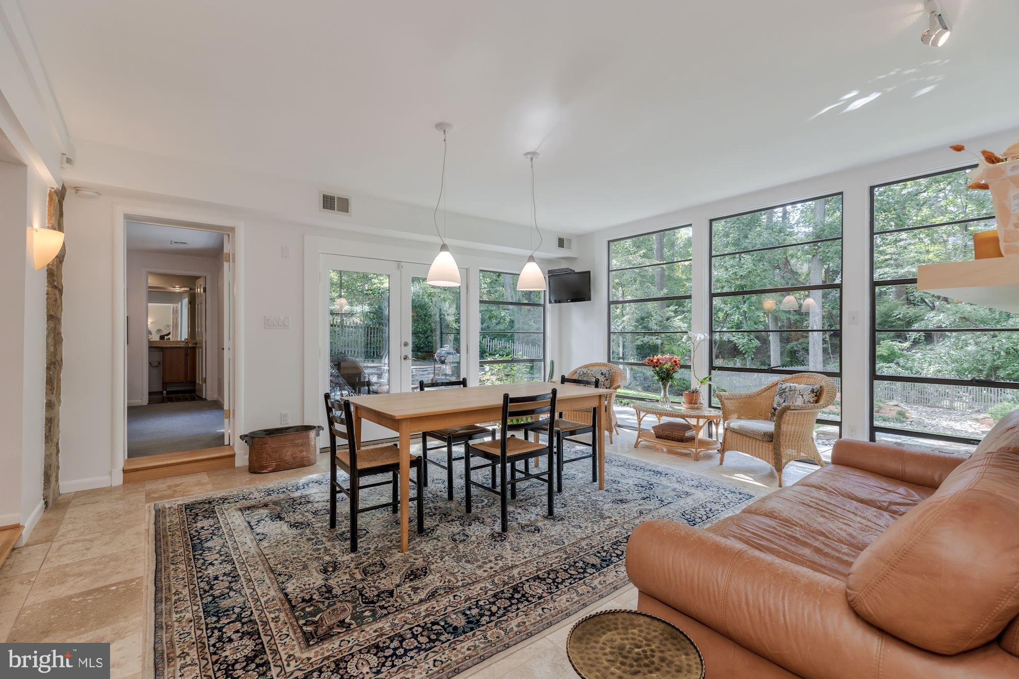 RIVERWOOD - Residential