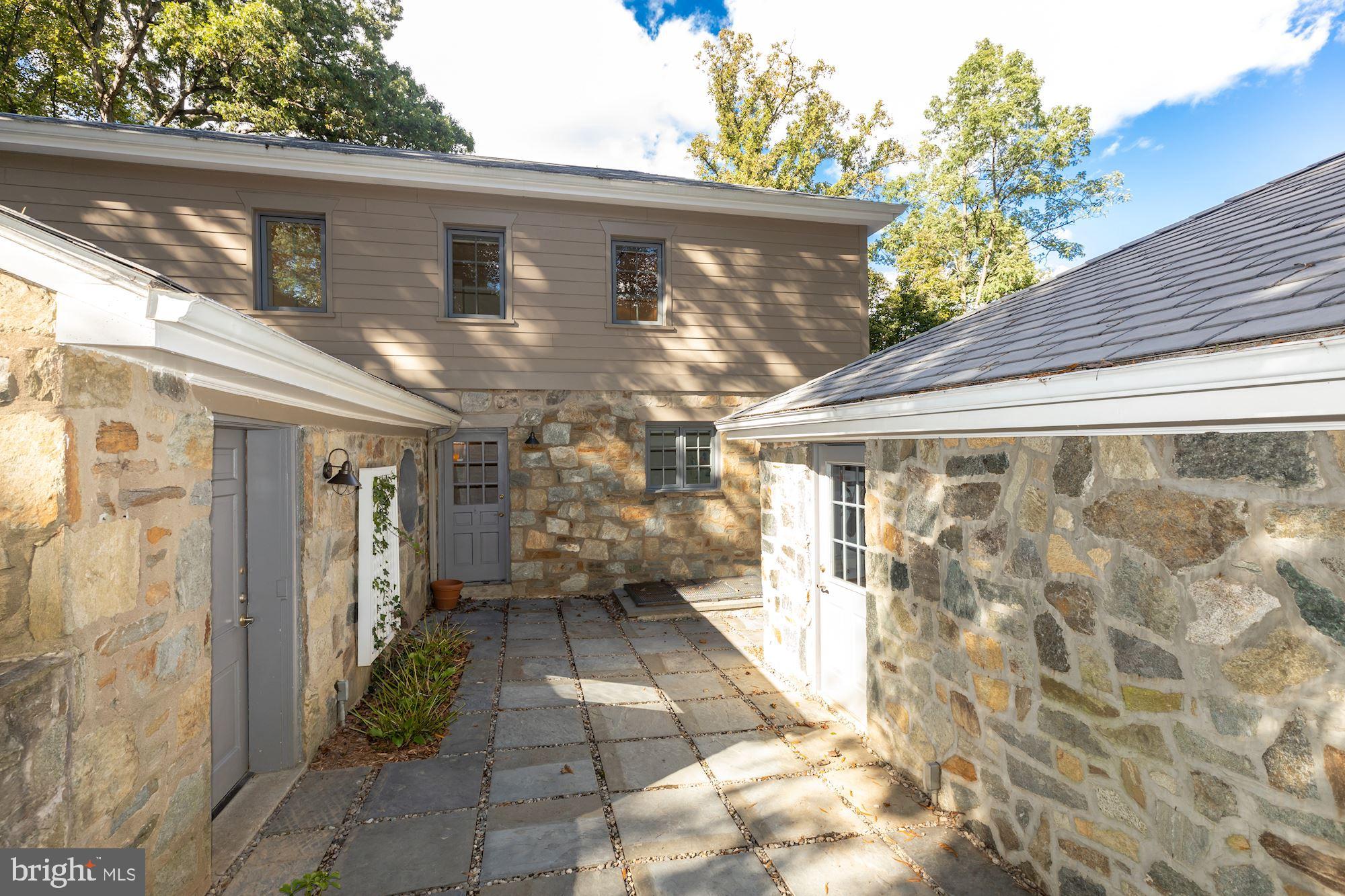 RIVERWOOD - Residential