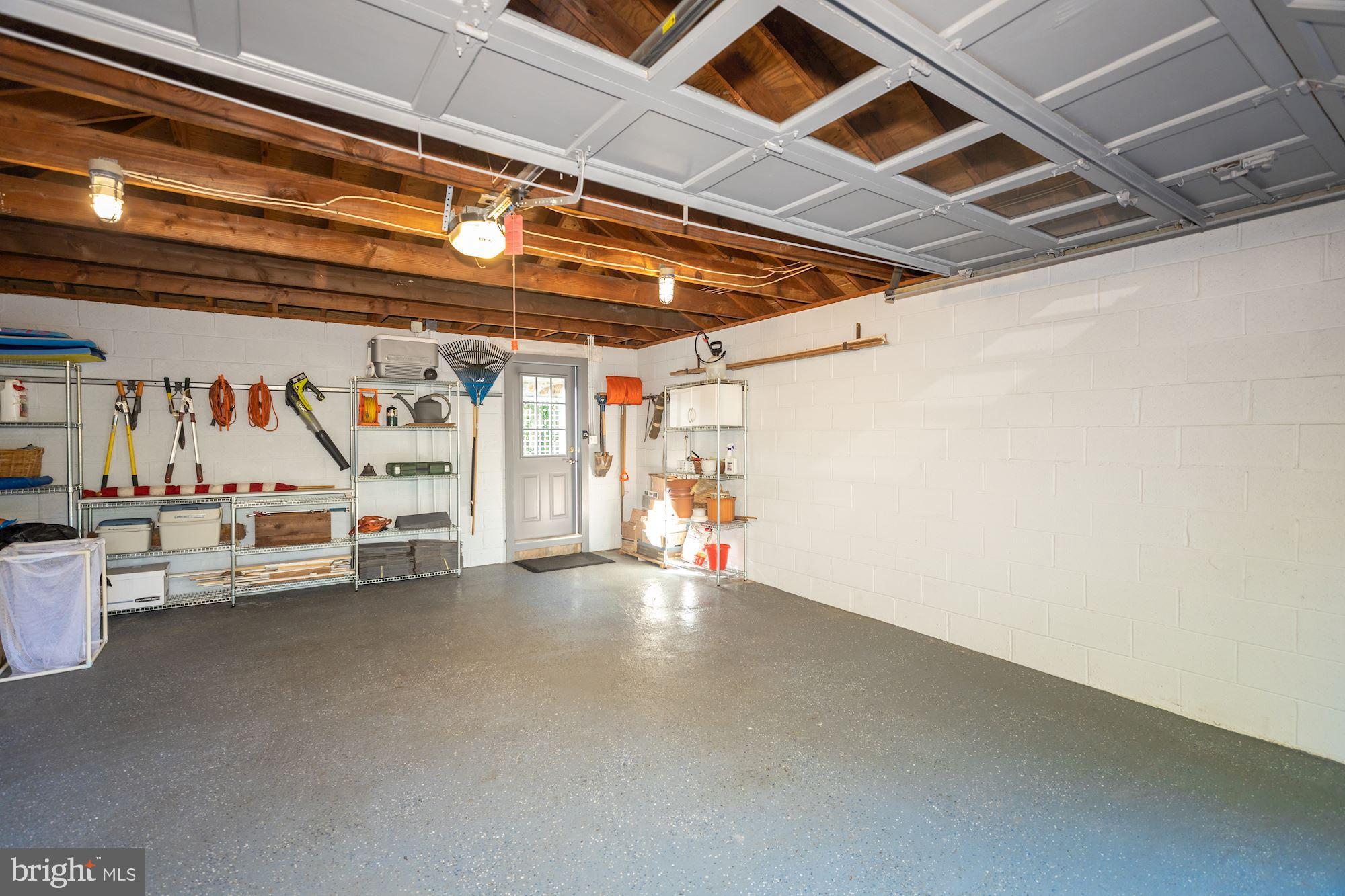 RIVERWOOD - Residential