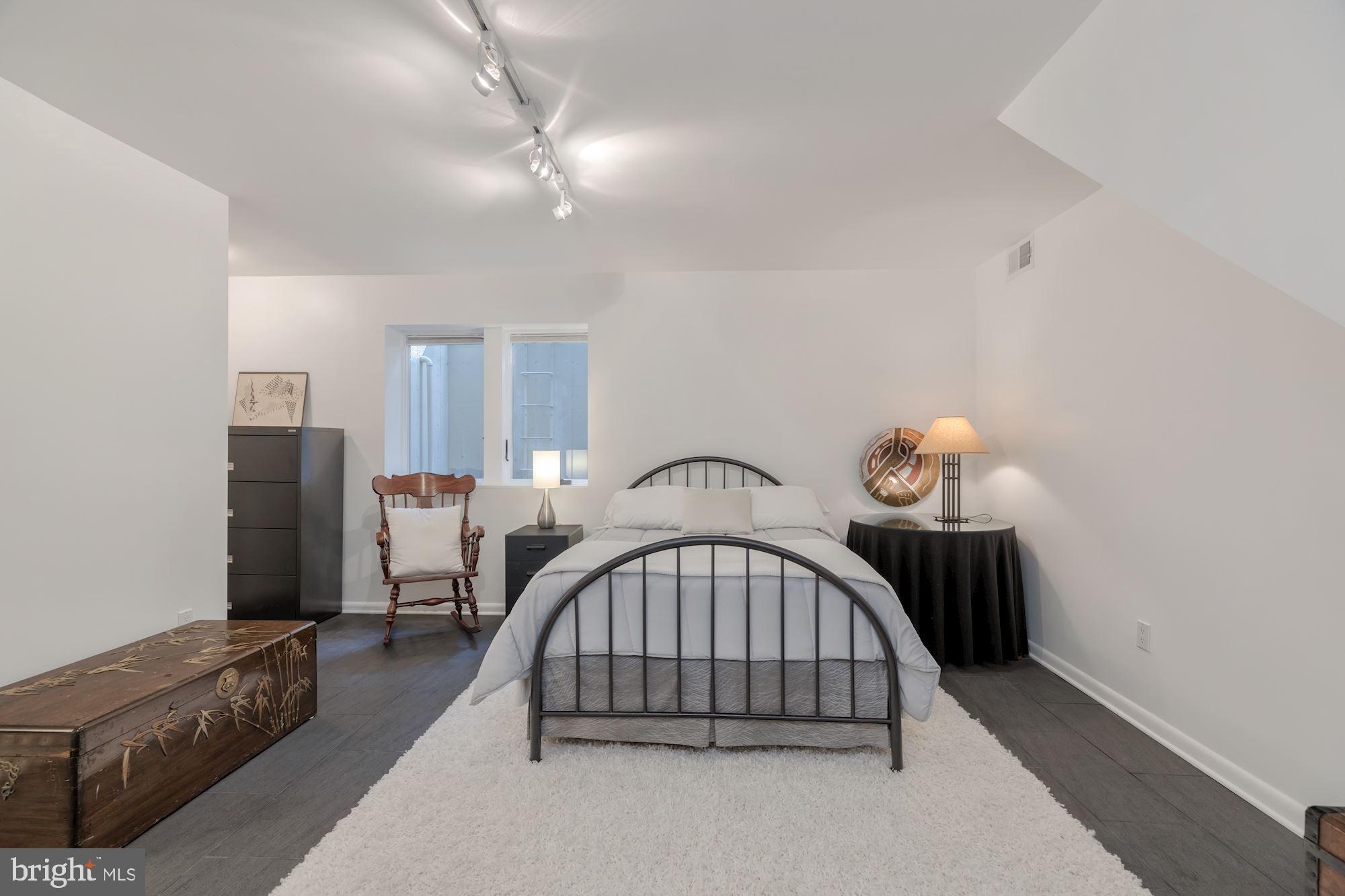 RIVERWOOD - Residential