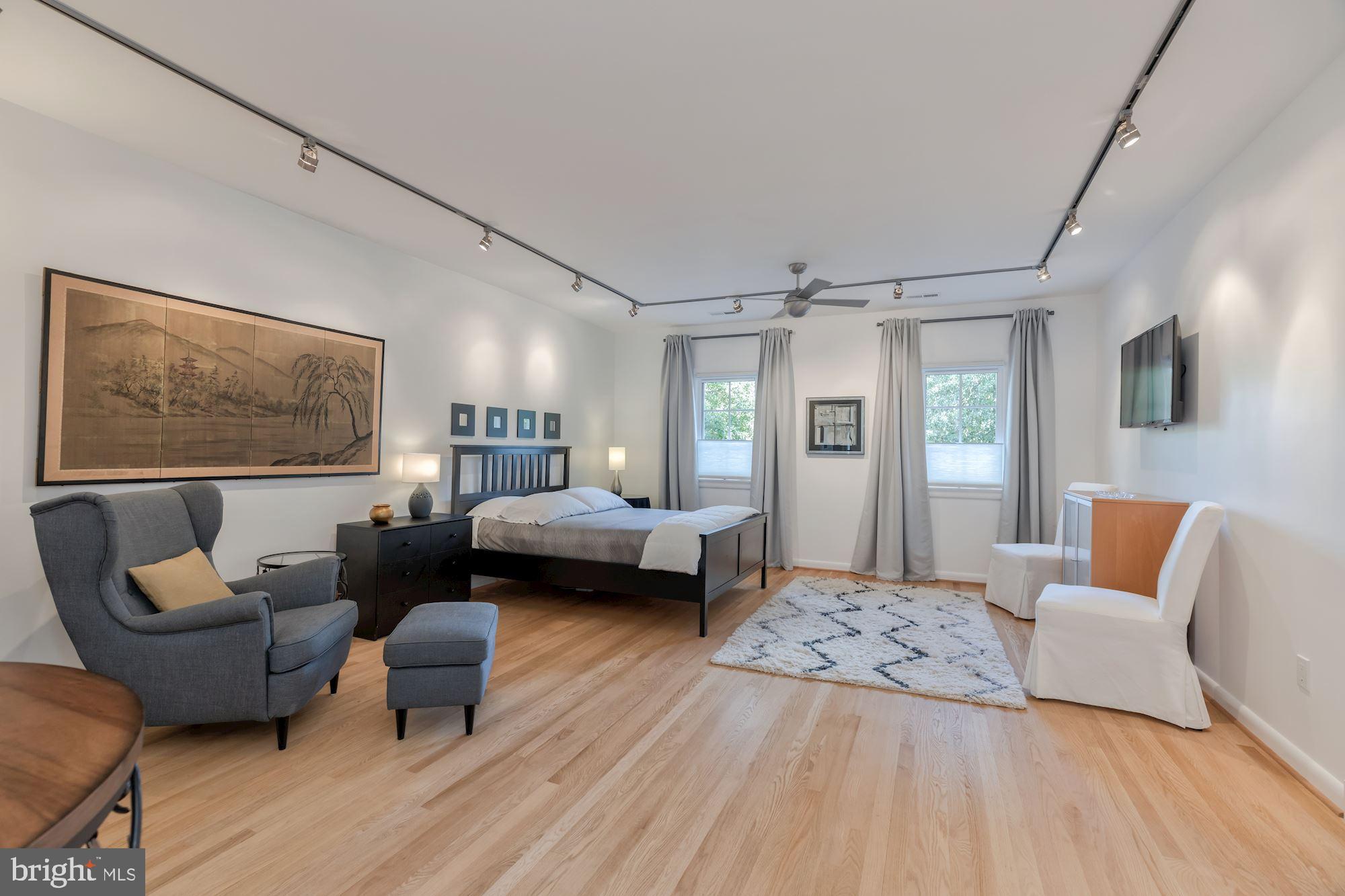 RIVERWOOD - Residential