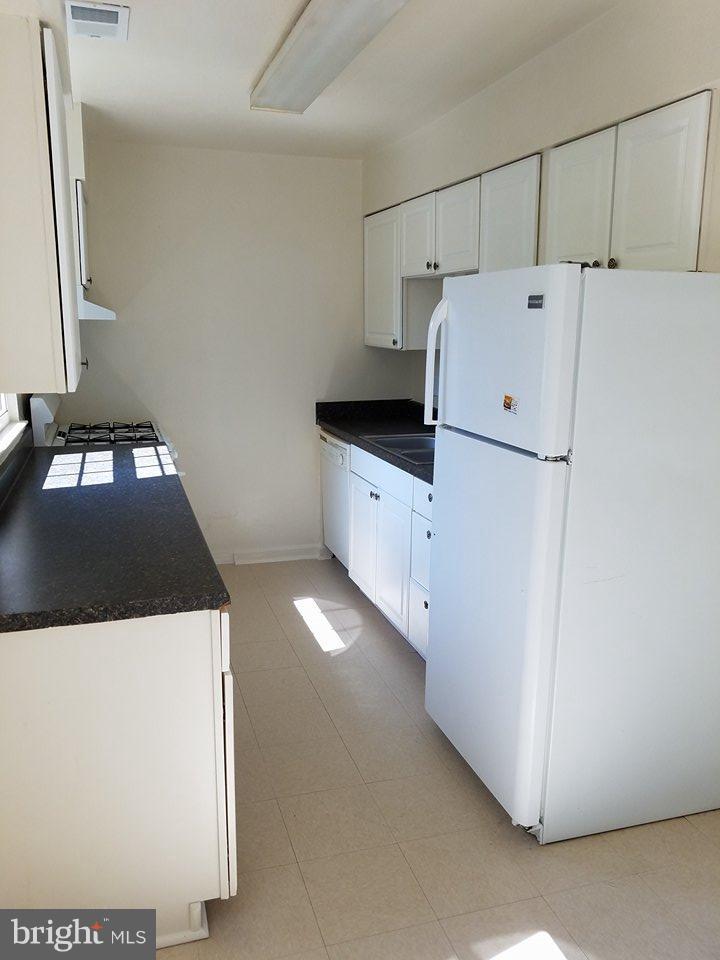 JEFFERSON PLACE - Residential Lease