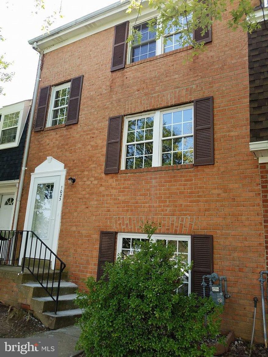 Cute 3 bedroom 2 1/2 bath townhome with a partial basement where there is a utility room unfinished and an extra room that can be used as a bedroom(NTC) or an office. New carpet and paint throughout home.