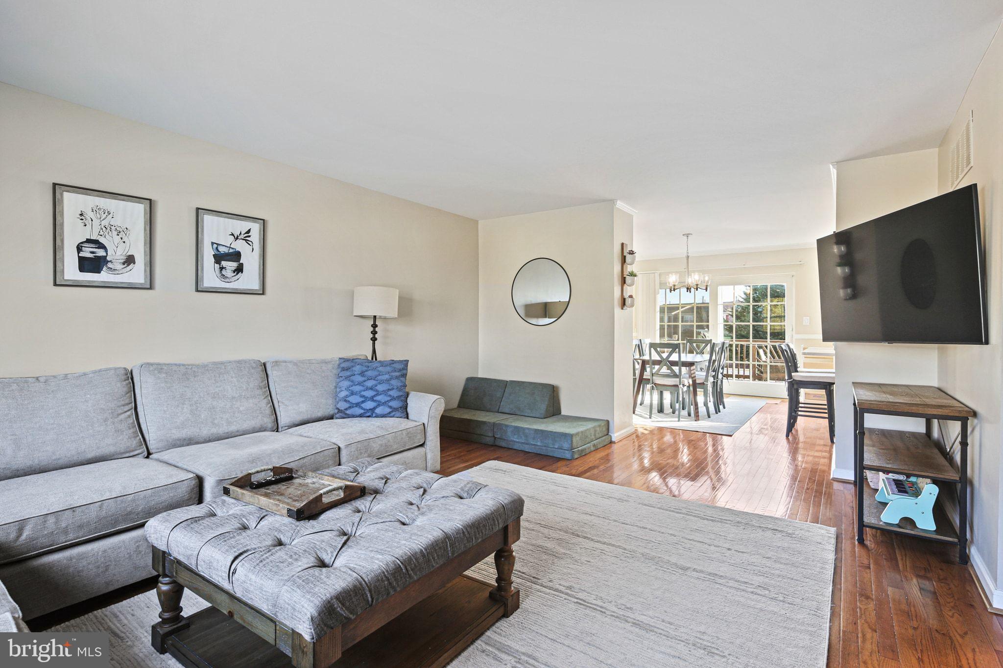 HINES ESTATES - Residential