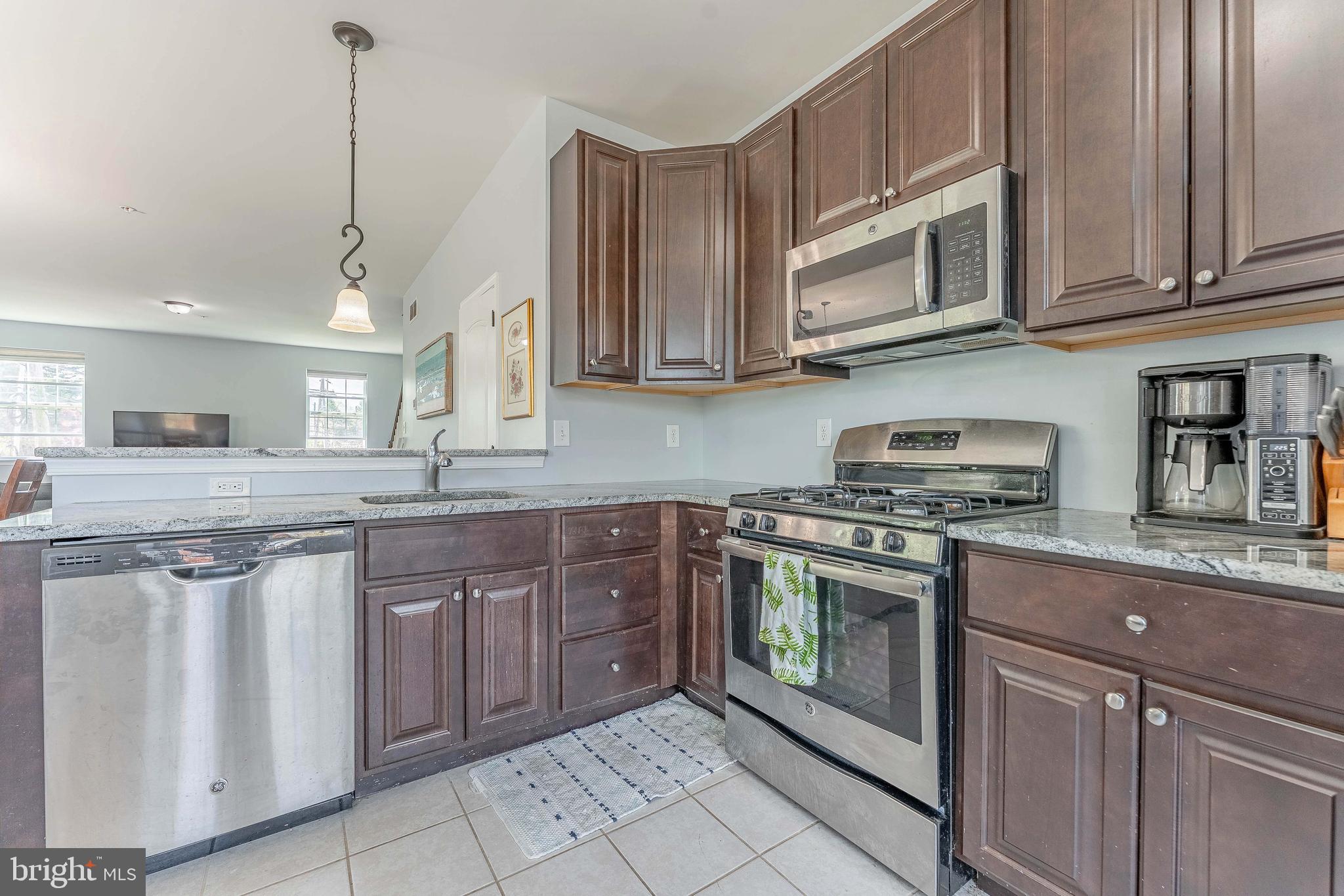 CEDAR COMMONS - Residential