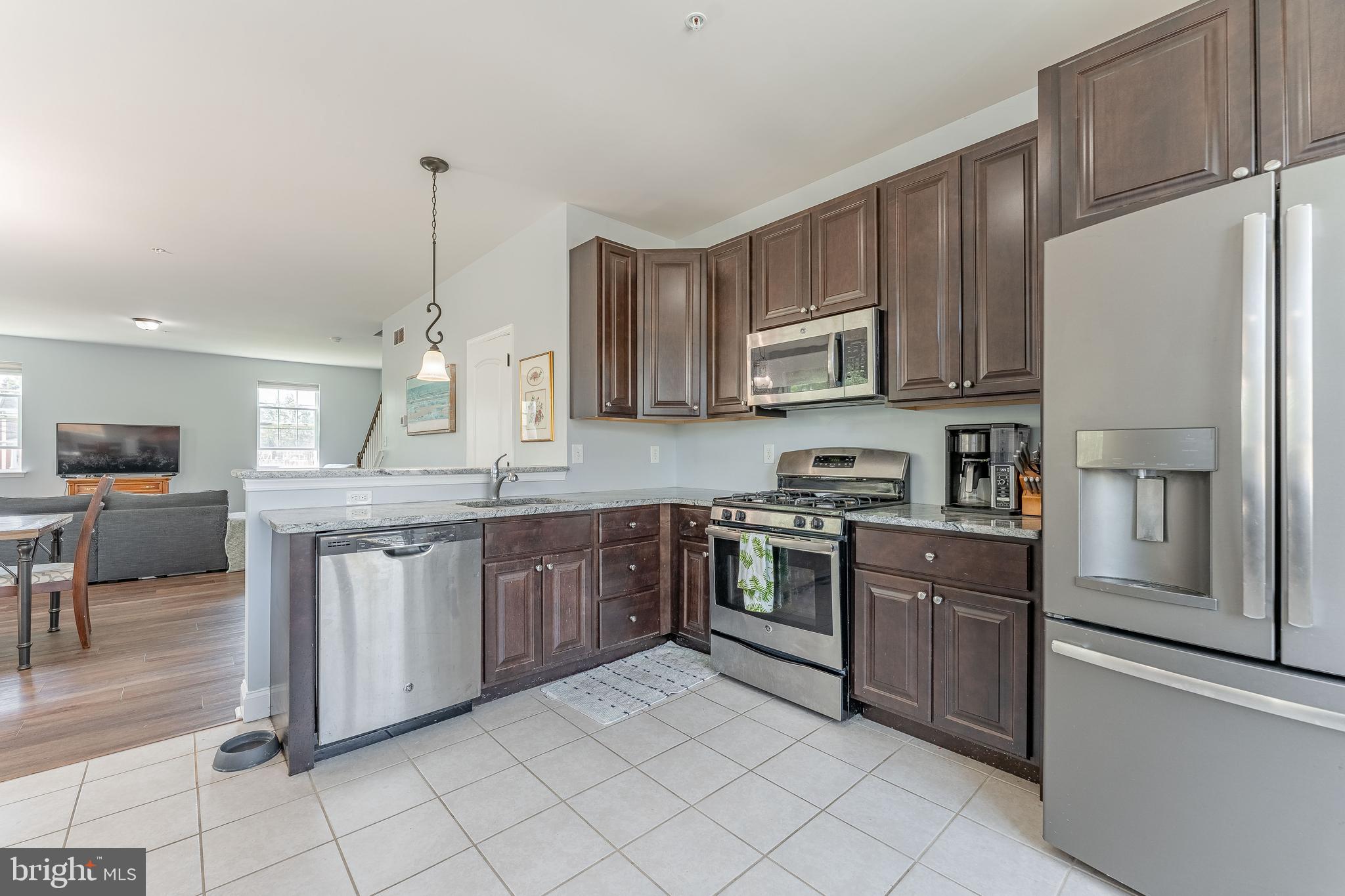 CEDAR COMMONS - Residential